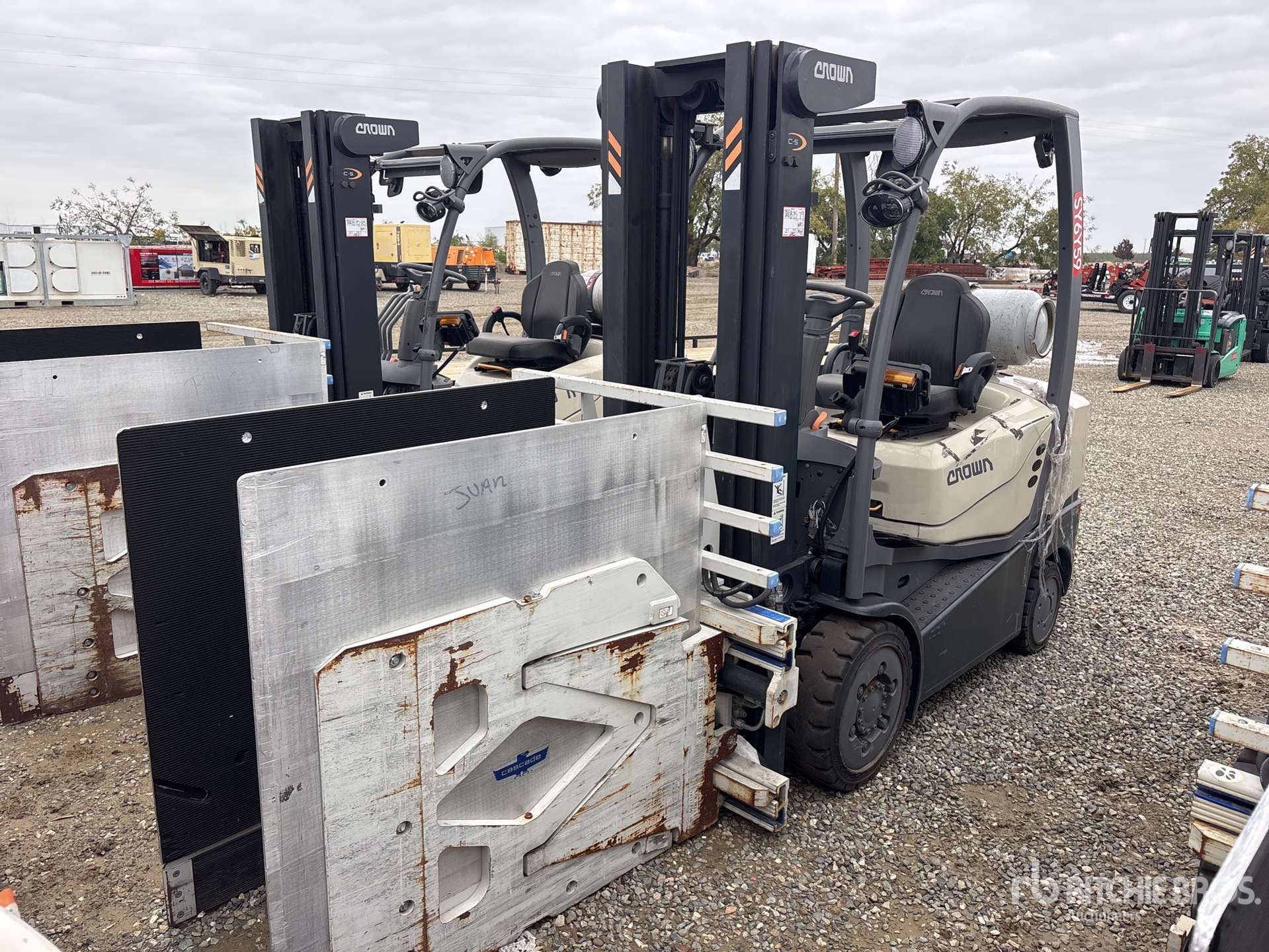 General Appearance with Featured Photo