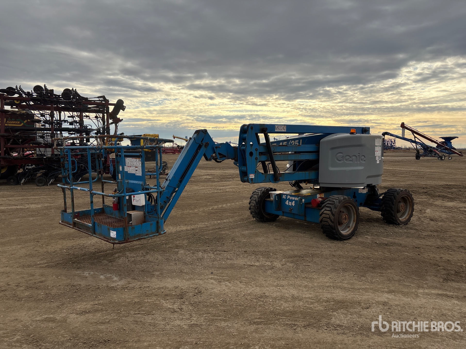 General Appearance with Foto, angolo anteriore sinistro