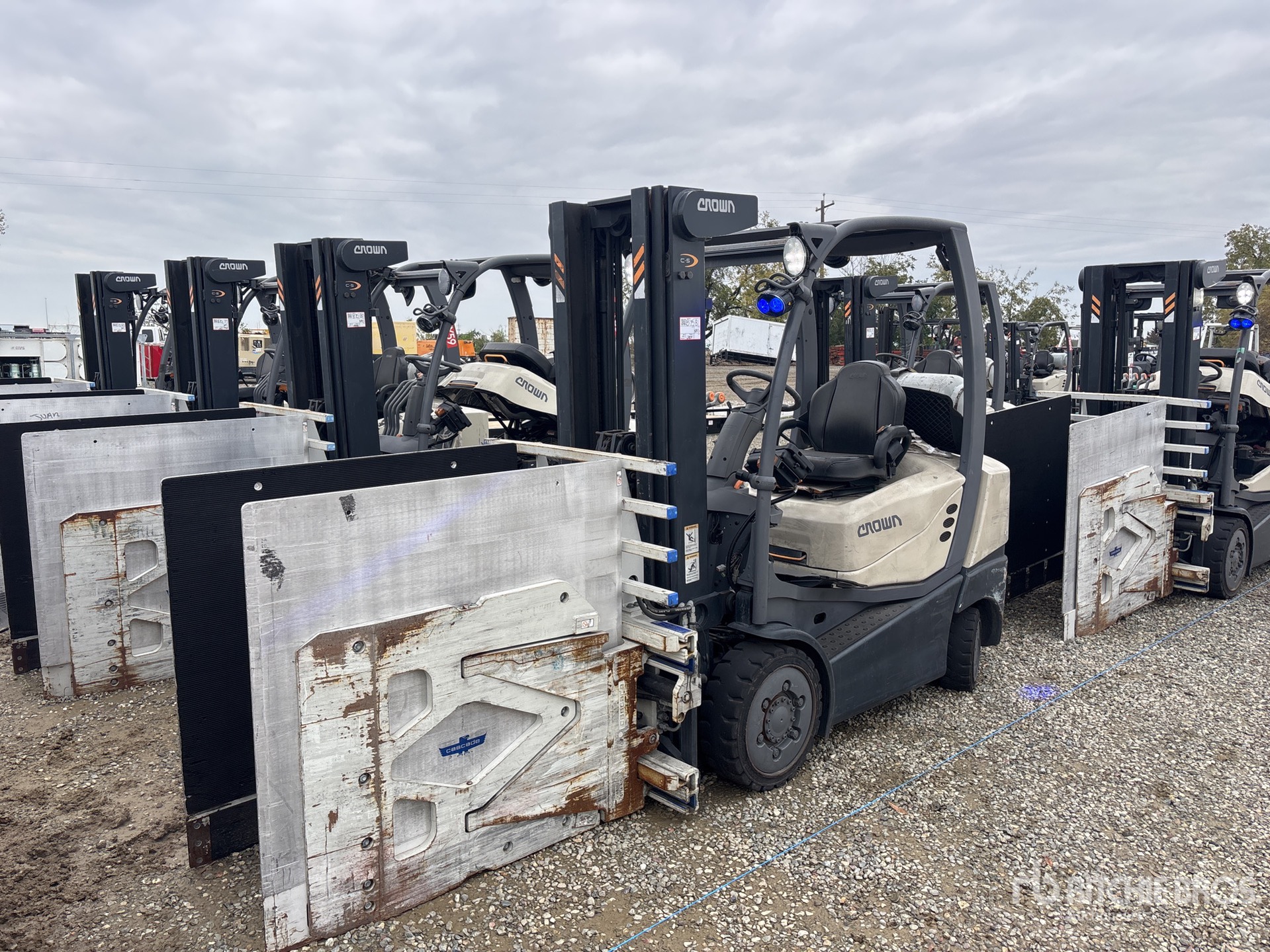 General Appearance with Featured Photo