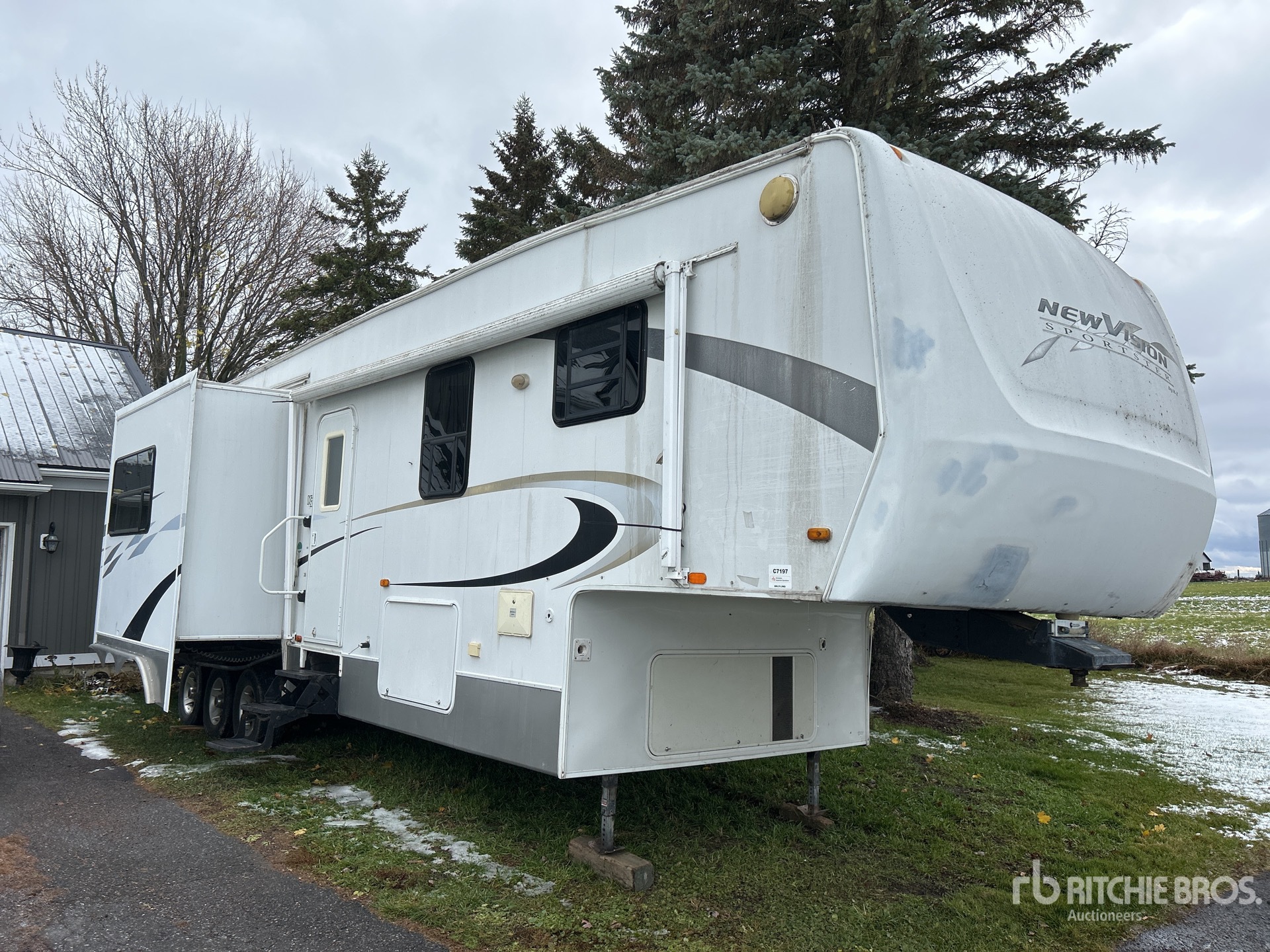 General Appearance with Featured Photo