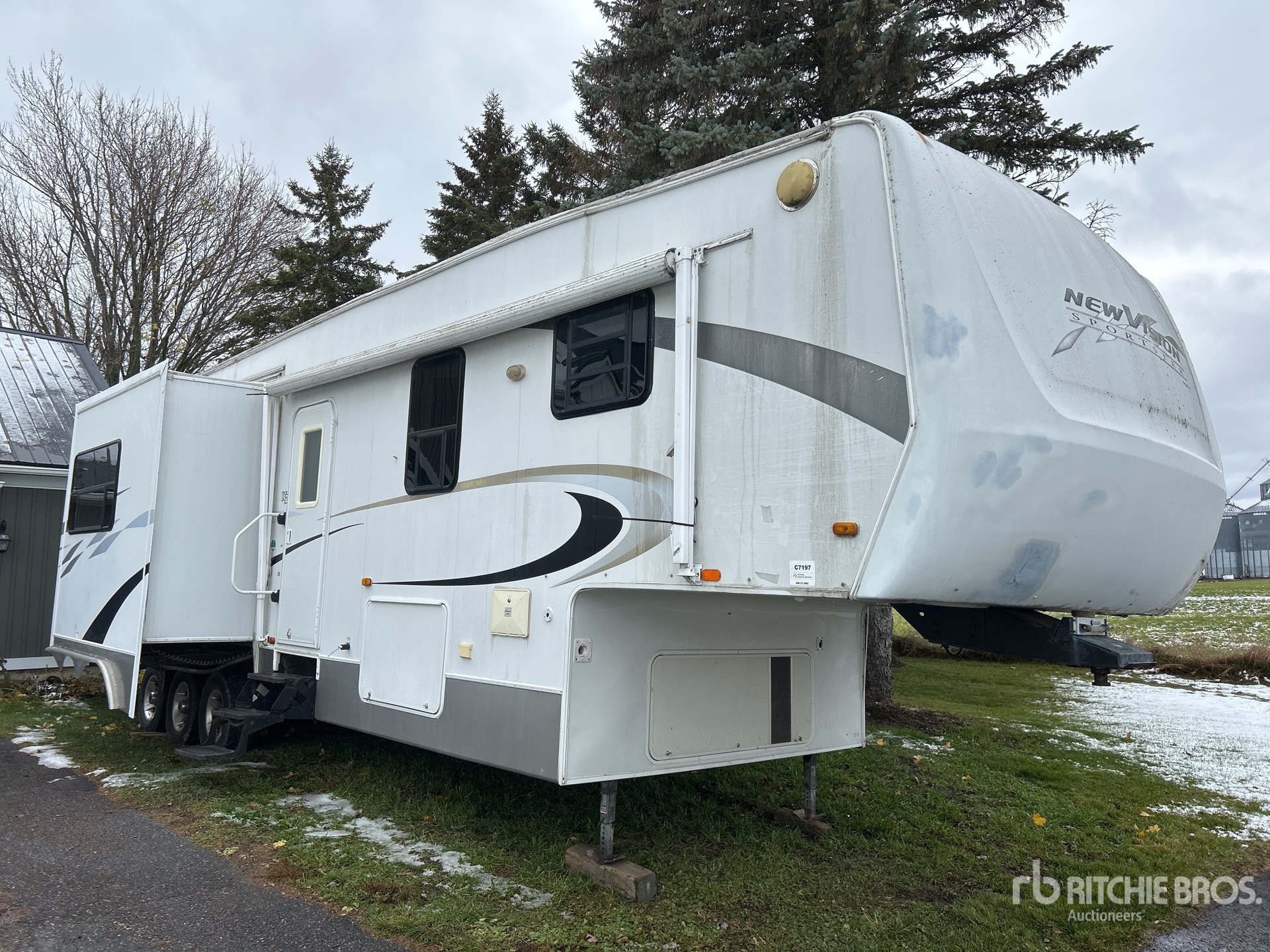 General Appearance with Foto, angolo anteriore destro