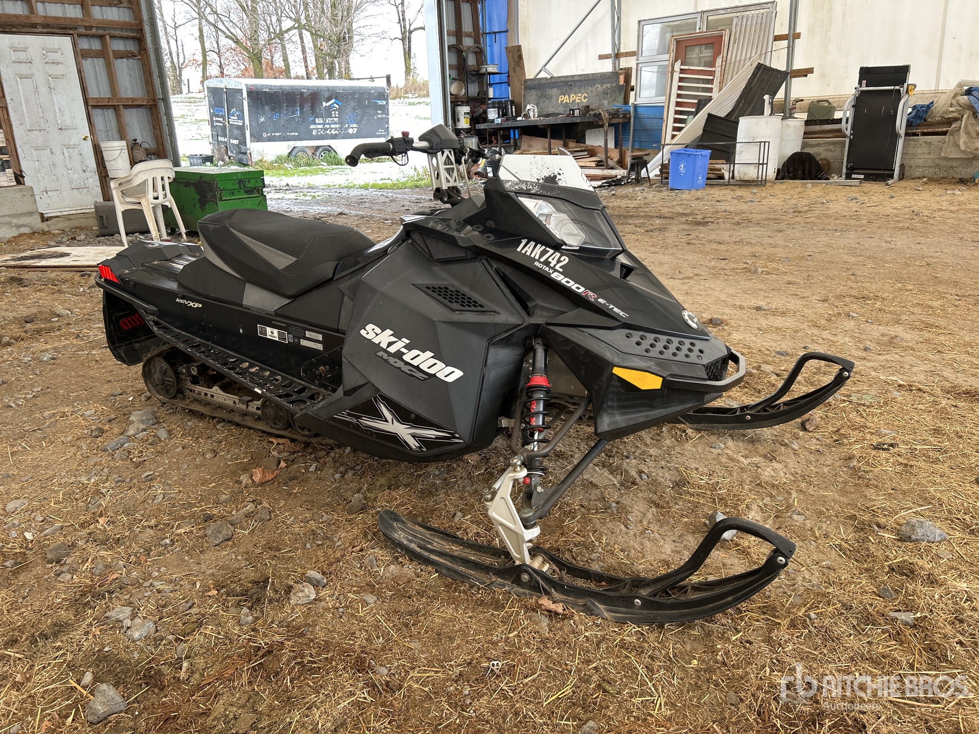 General Appearance with Bild, Ecke vorne rechts