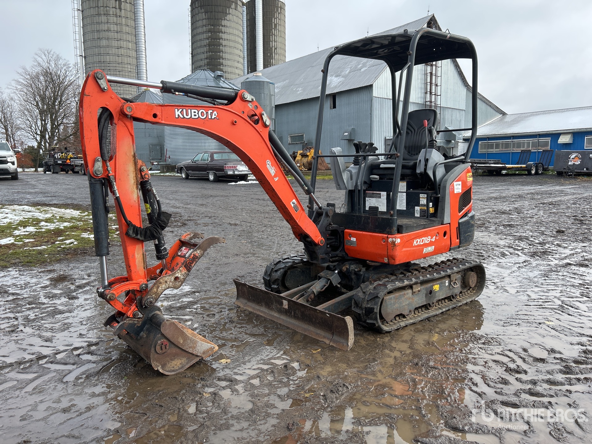 General Appearance with Picture, Left Front Corner