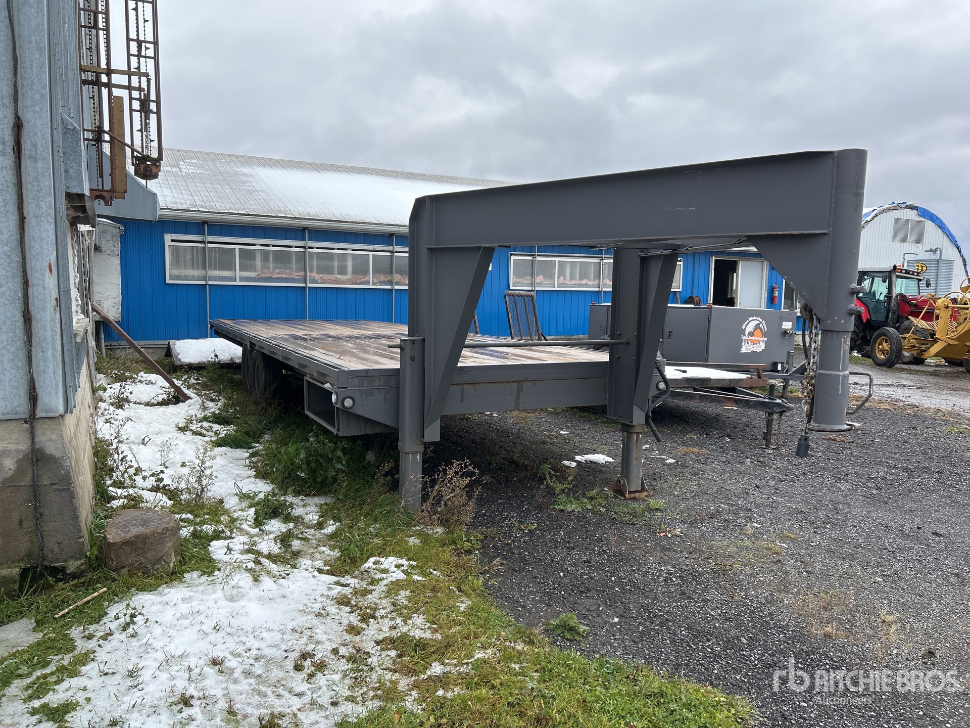 General Appearance with Bild, Ecke vorne rechts