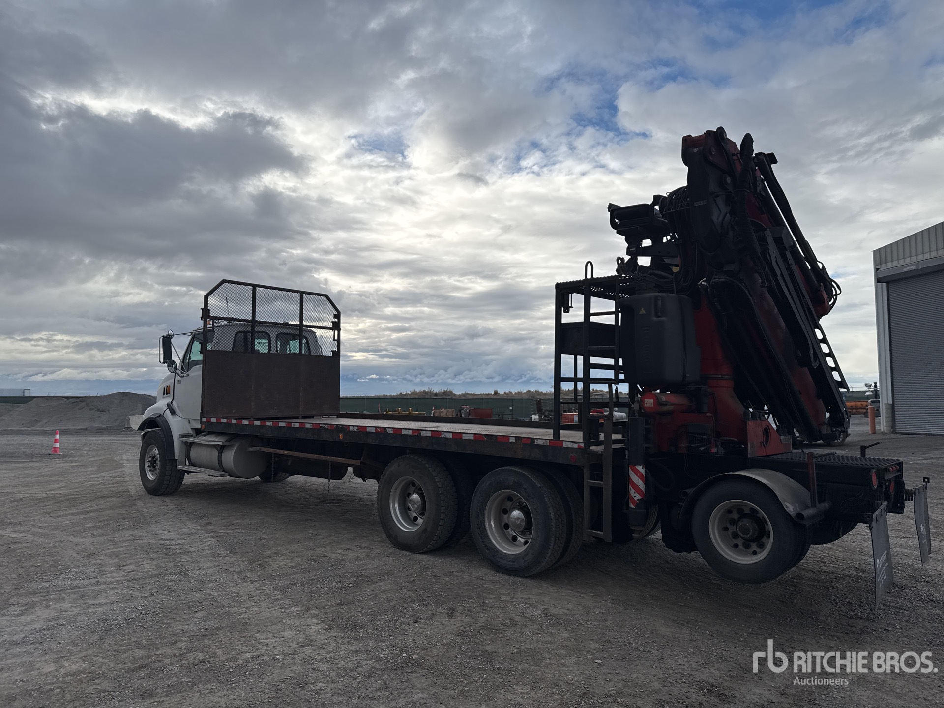 General Appearance with Bild, Ecke hinten links