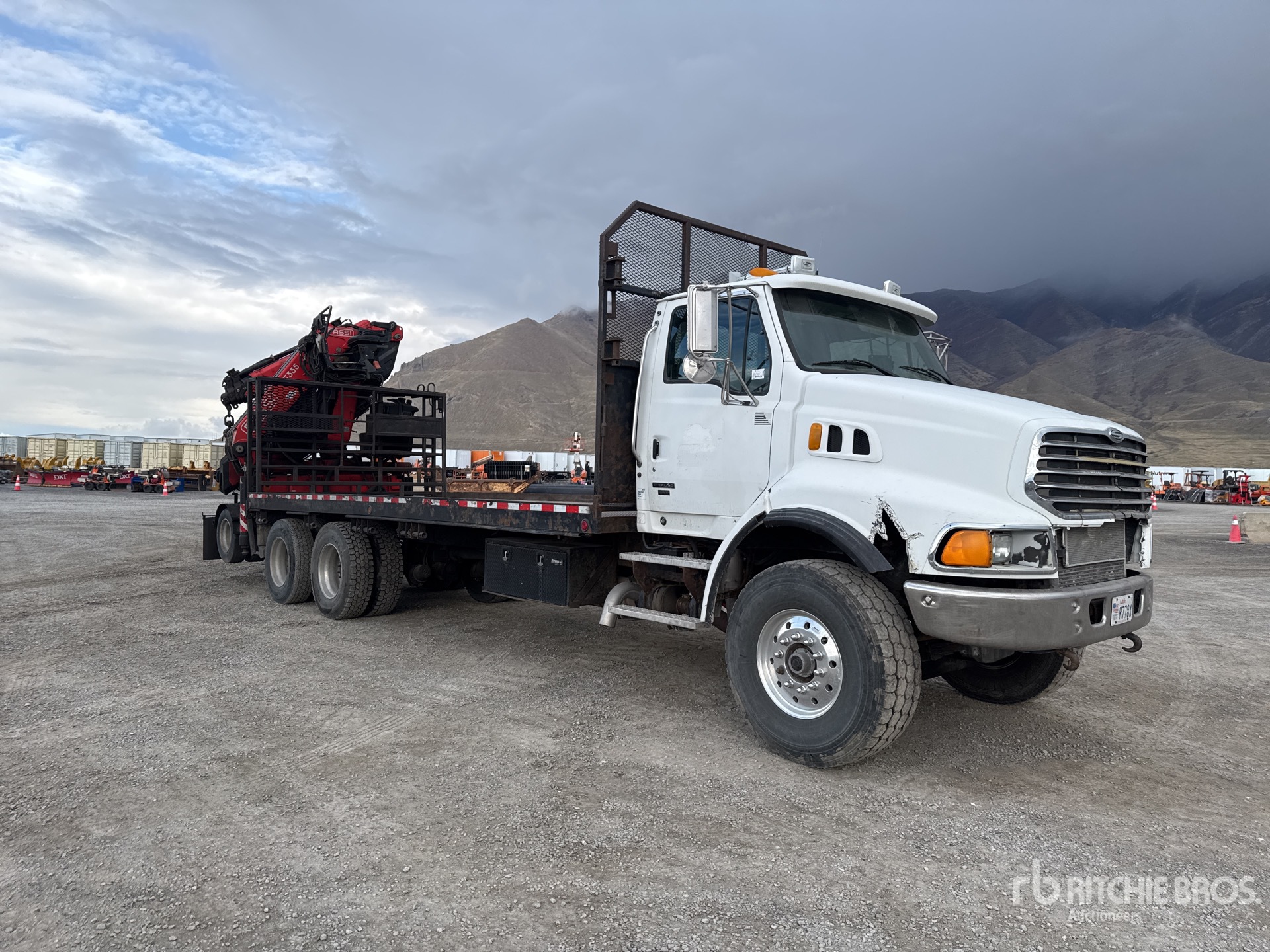 General Appearance with Bild, Ecke vorne rechts