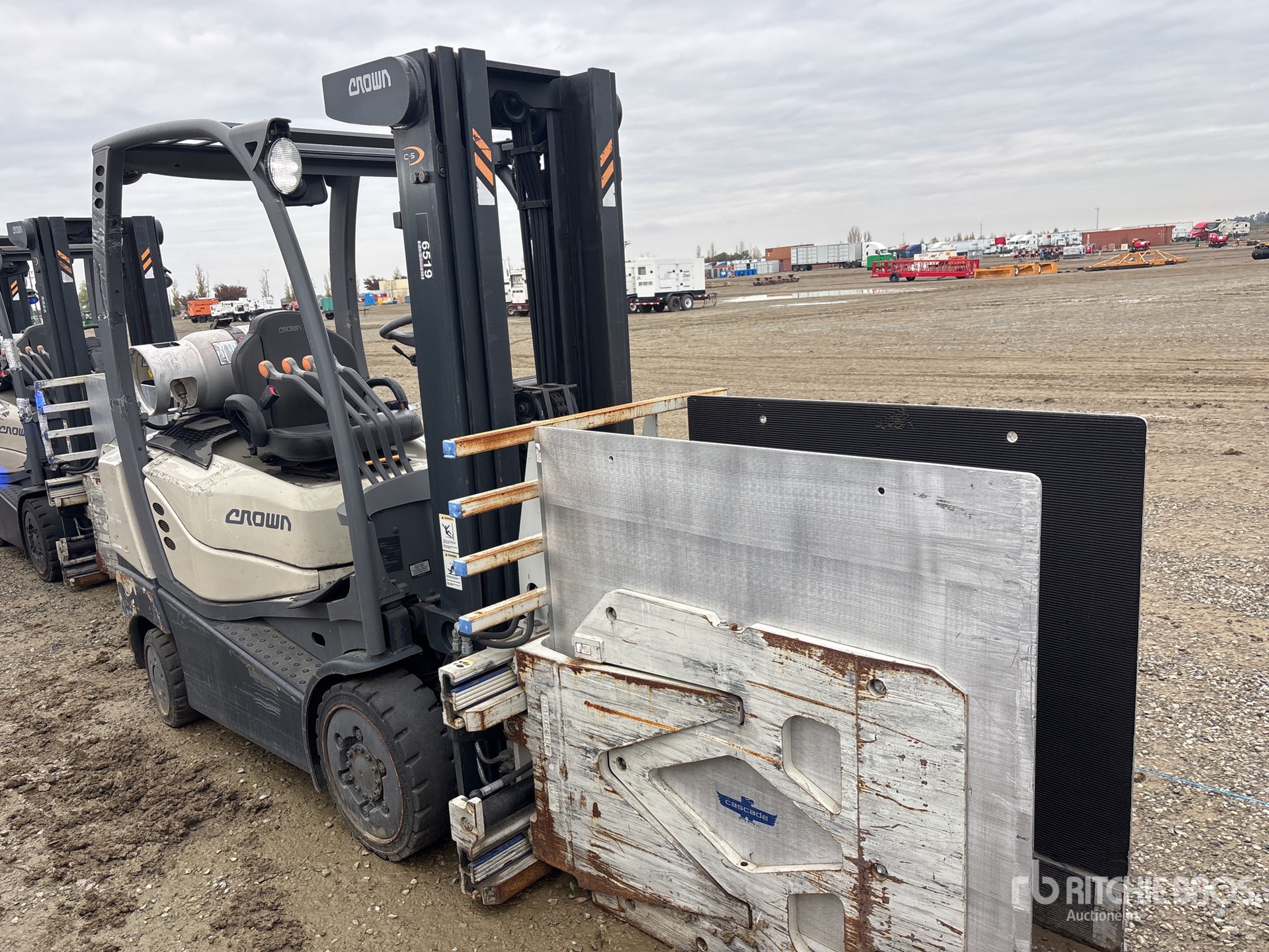 Aspect général with Image, coin avant droit