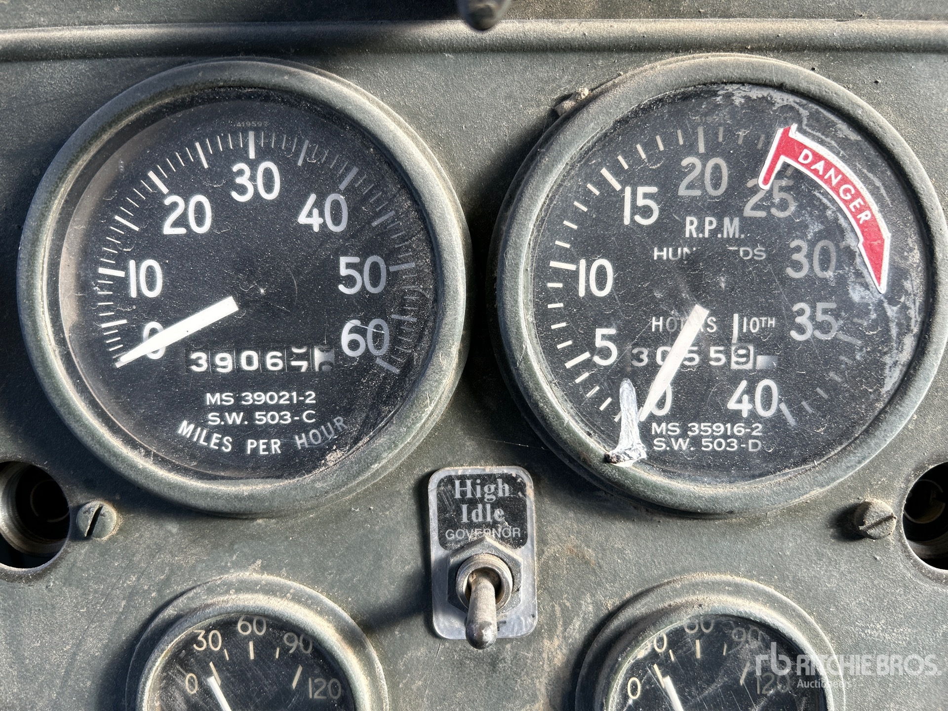 General Appearance with Hour Meter / Odometer