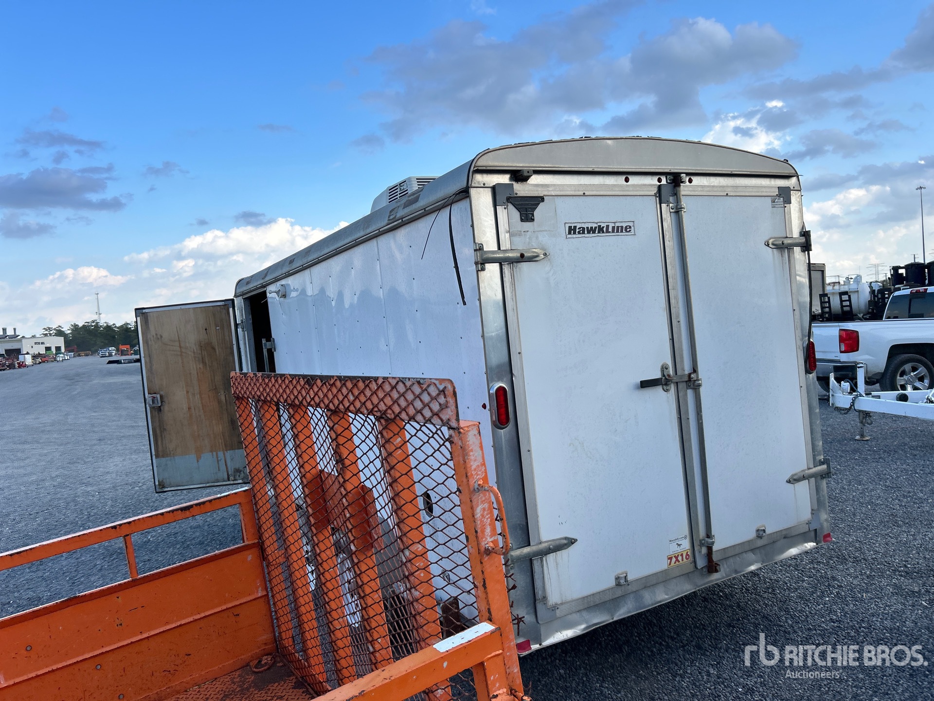 Aspect général with Image, coin arrière gauche