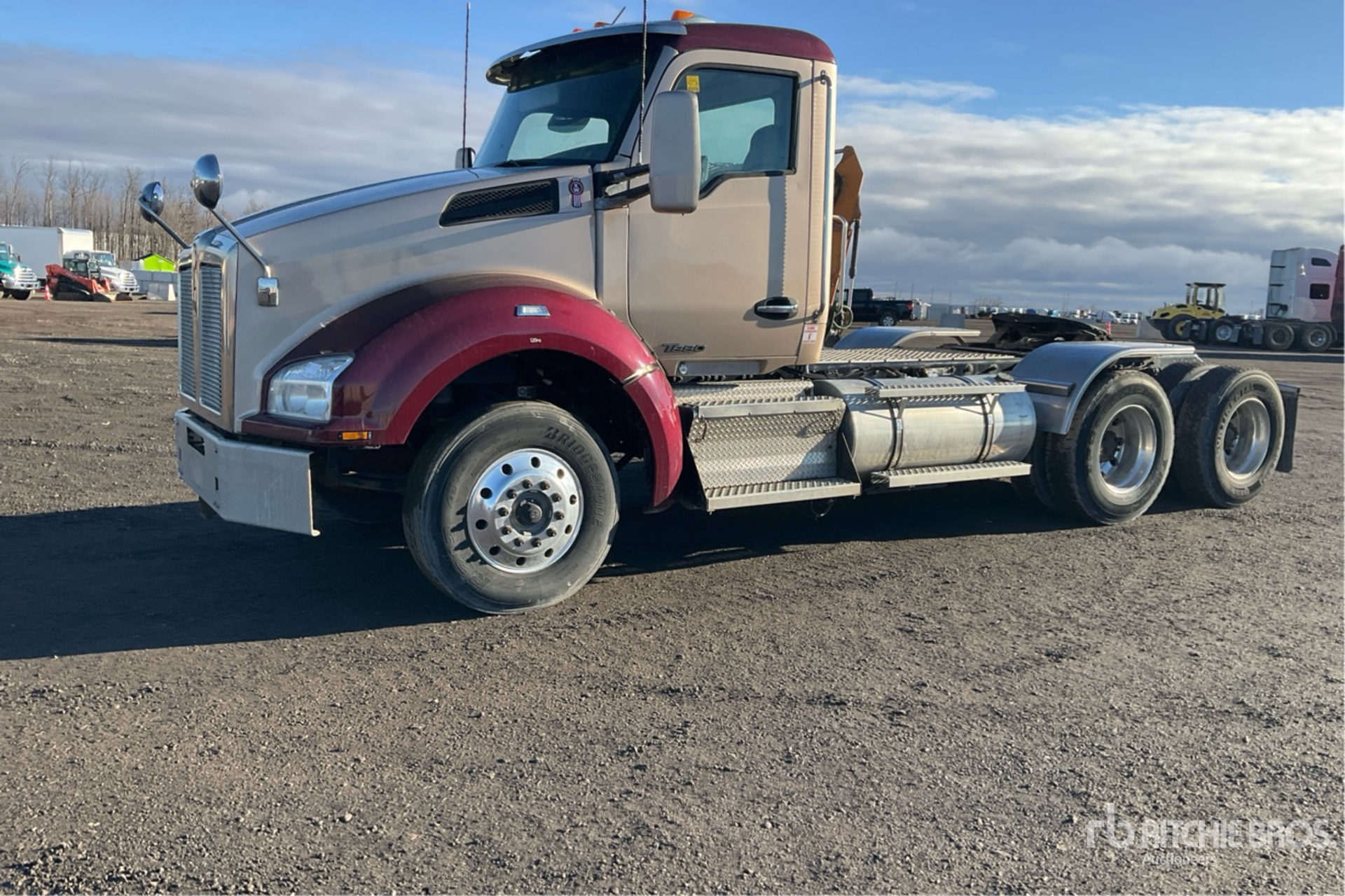 General Appearance with Picture, Left Front Corner