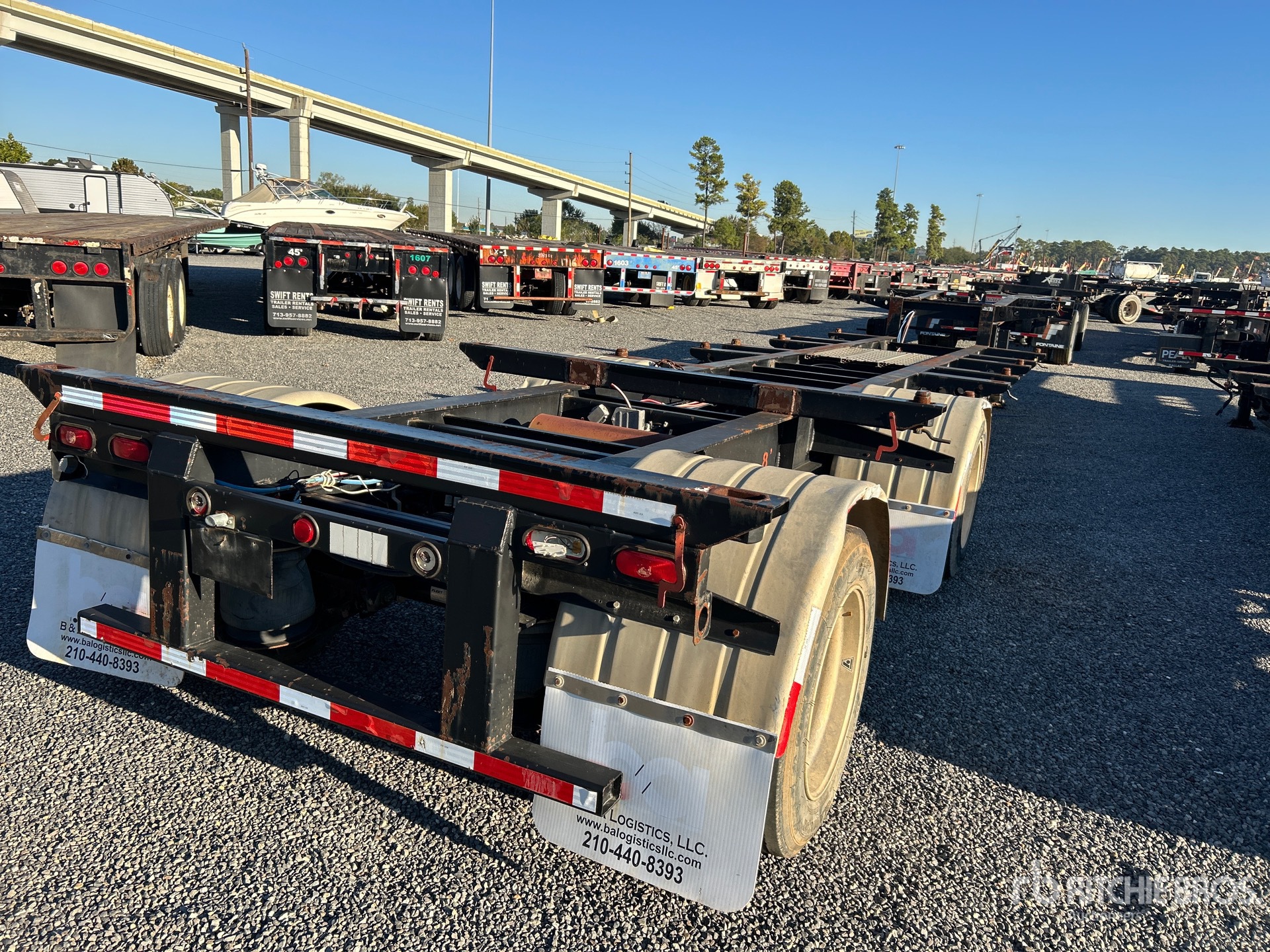 General Appearance with Bild, Ecke hinten rechts