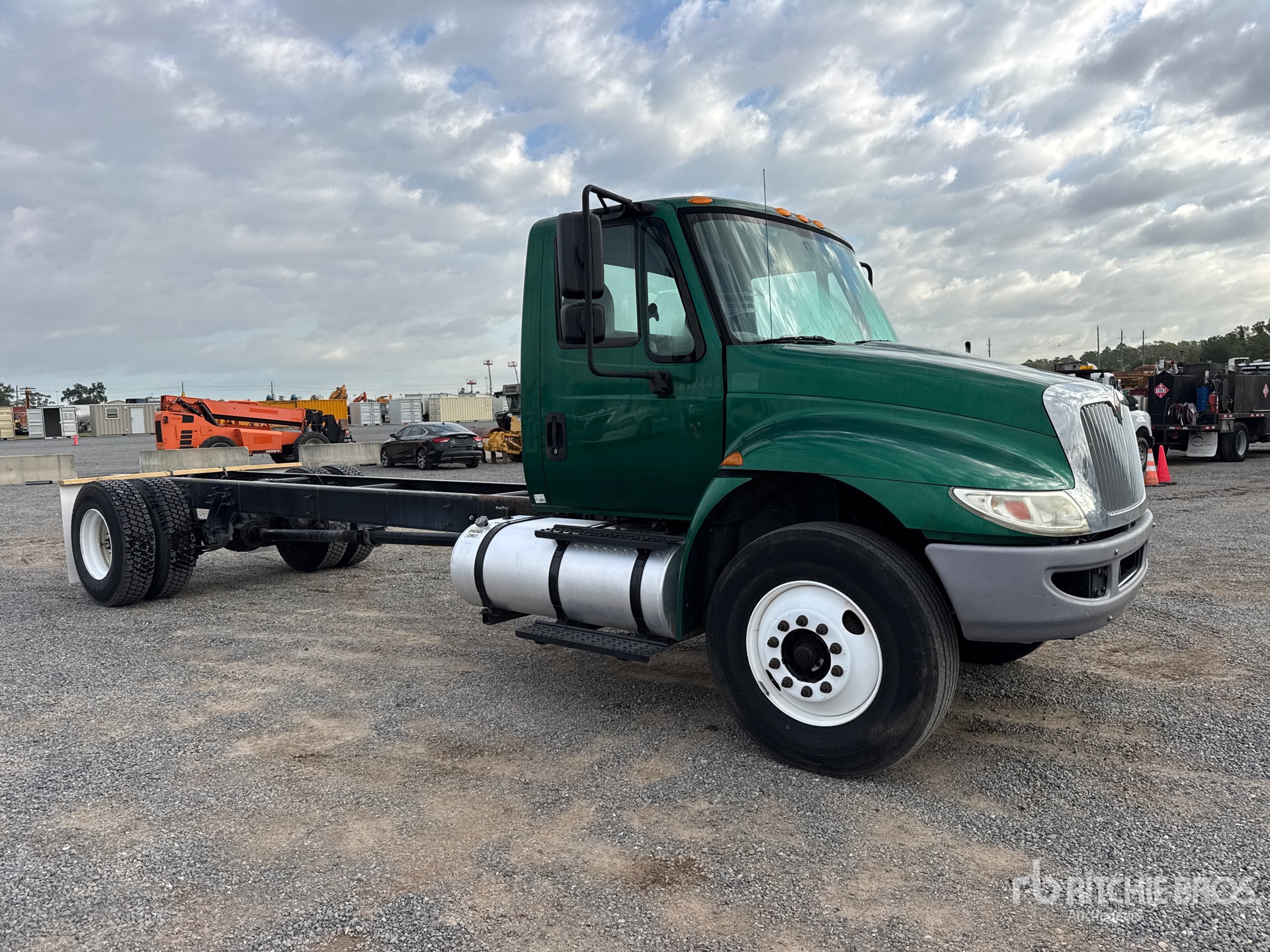 Aspect général with Image, coin avant droit