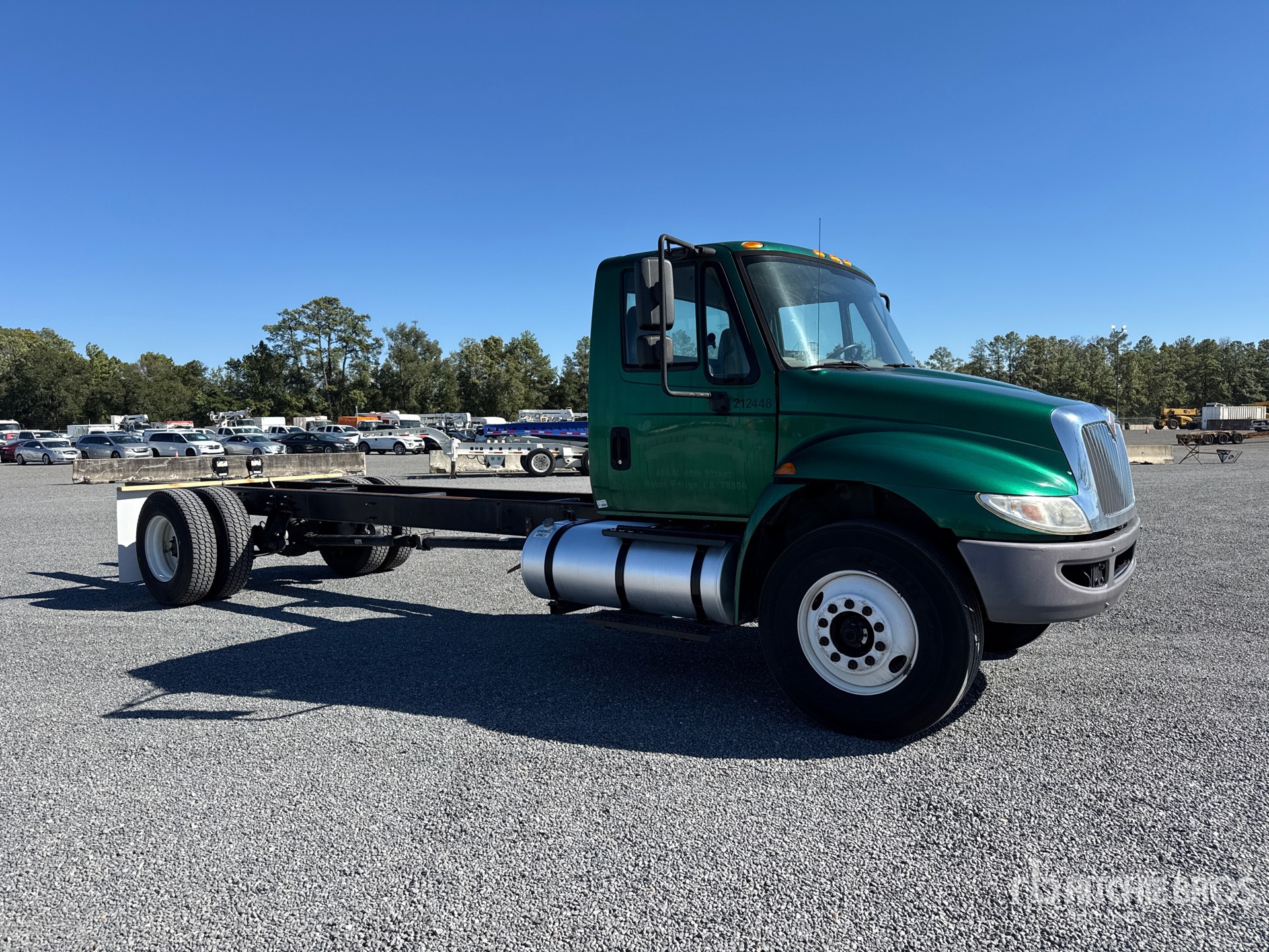 Aspect général with Image, coin avant droit