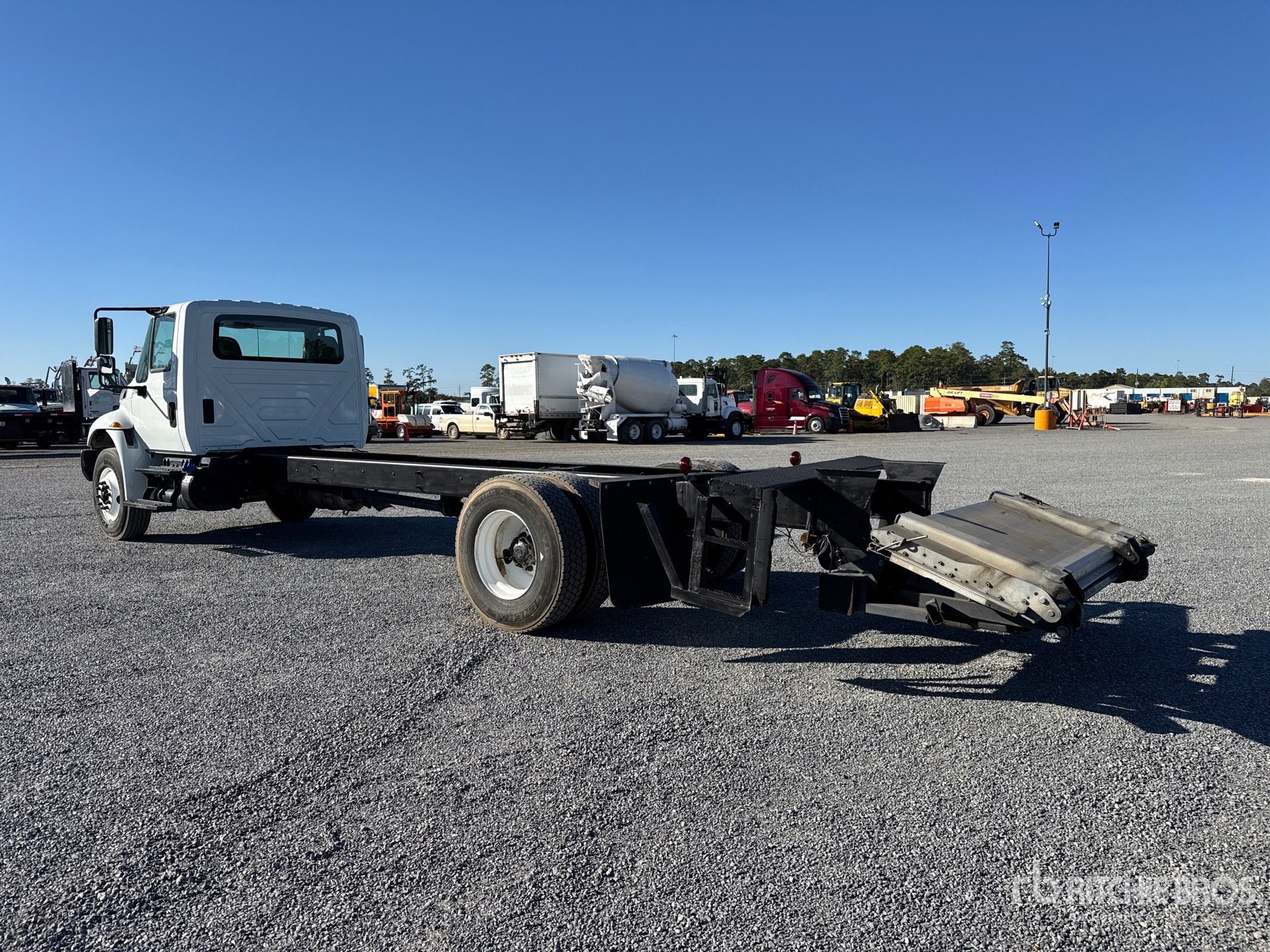 Aspect général with Image, coin arrière gauche