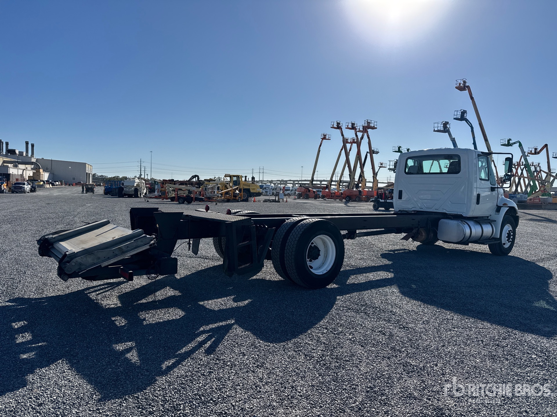 Aspect général with Image, coin arrière droit