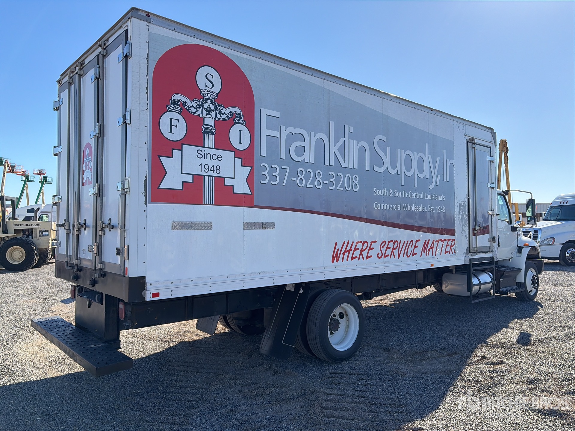 General Appearance with Picture, Right Rear Corner