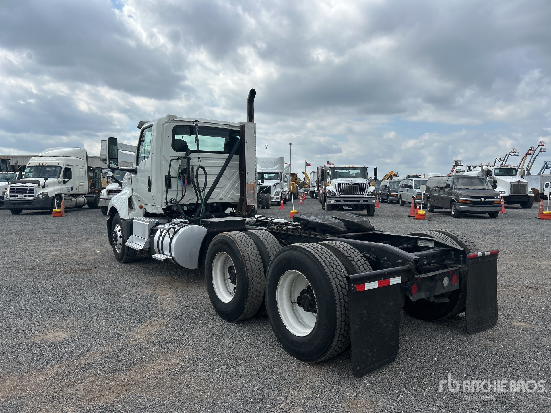 General Appearance with Bild, Ecke hinten links