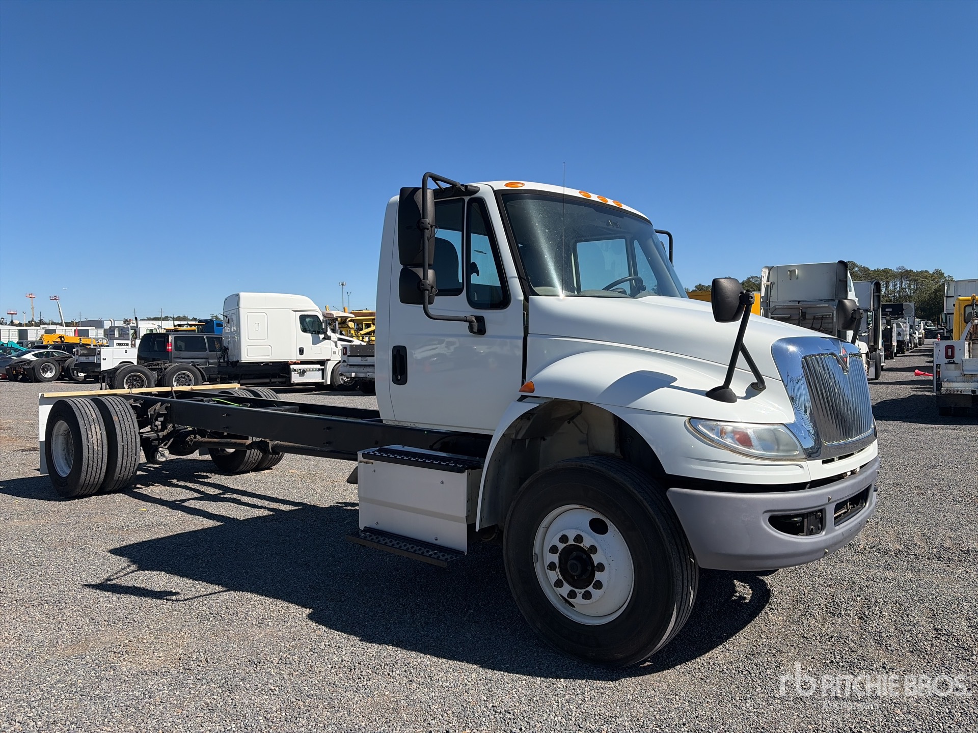 Aspect général with Image, coin avant droit