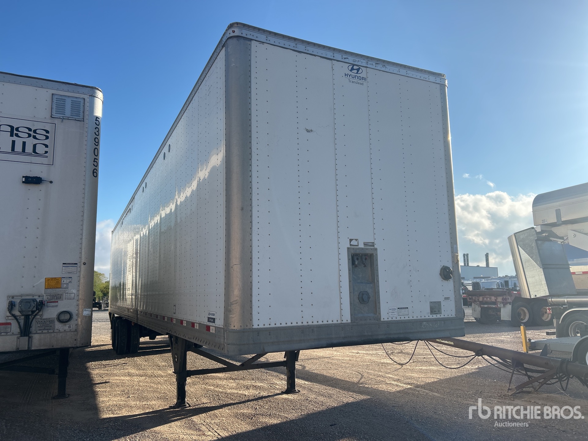 Aspect général with Image, coin avant droit