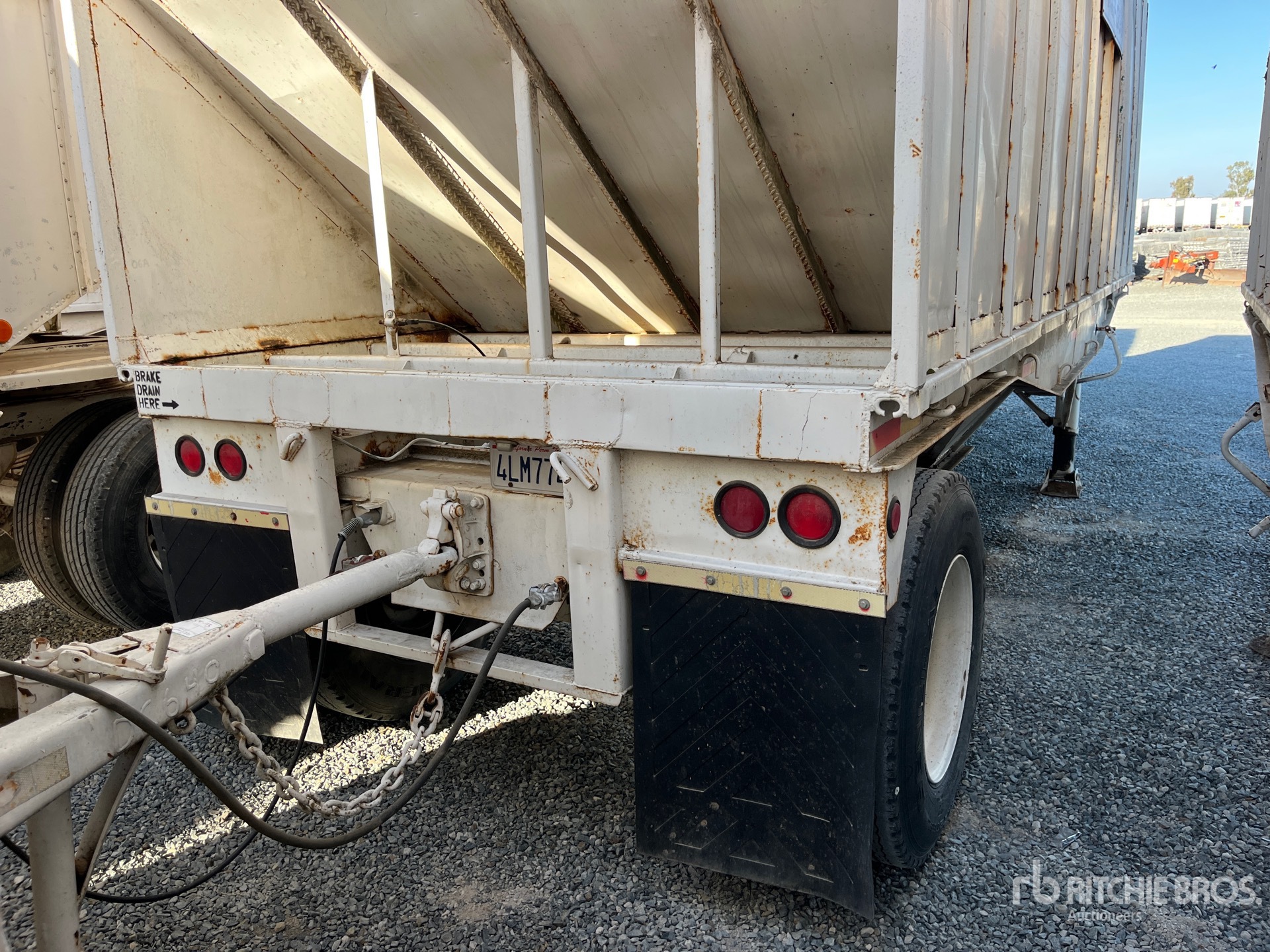 Aspect général with Image, coin arrière droit