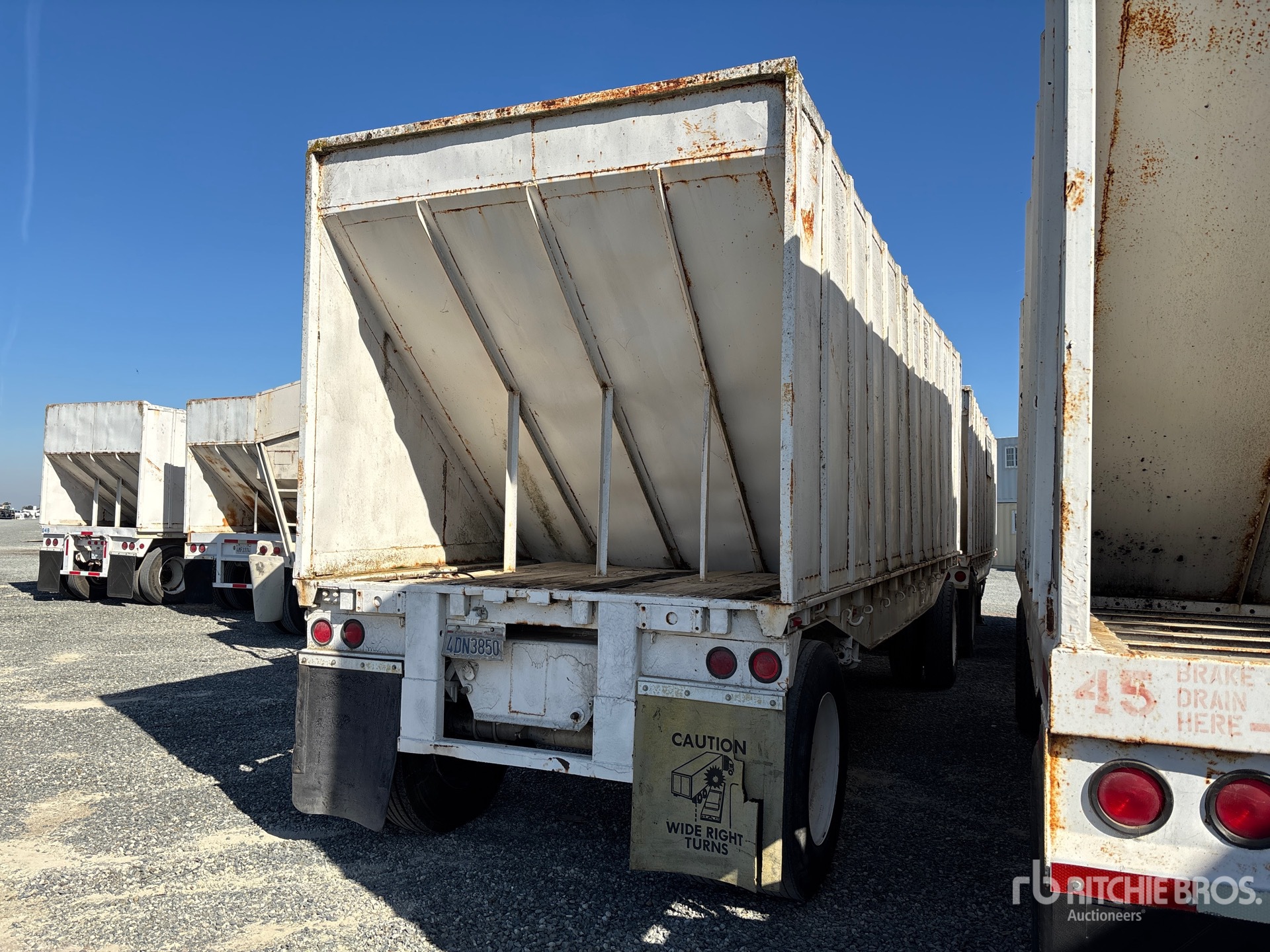 General Appearance with Imagen: esquina trasera derecha