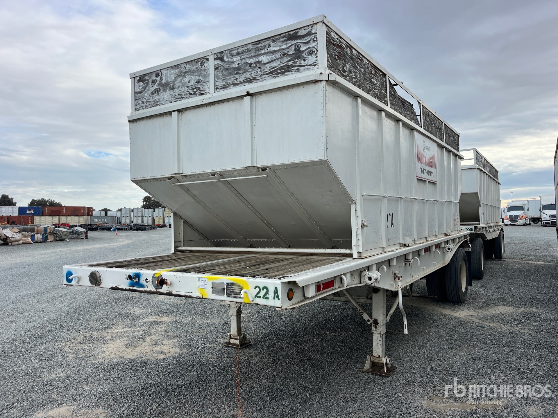 General Appearance with Foto, angolo anteriore sinistro