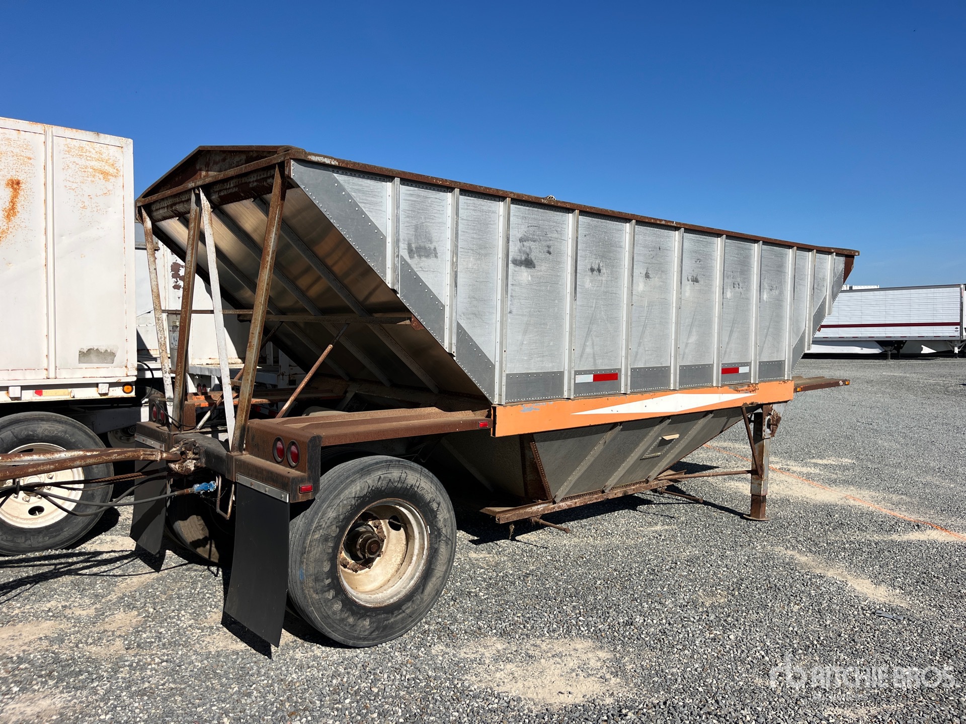 General Appearance with Bild, Ecke hinten rechts