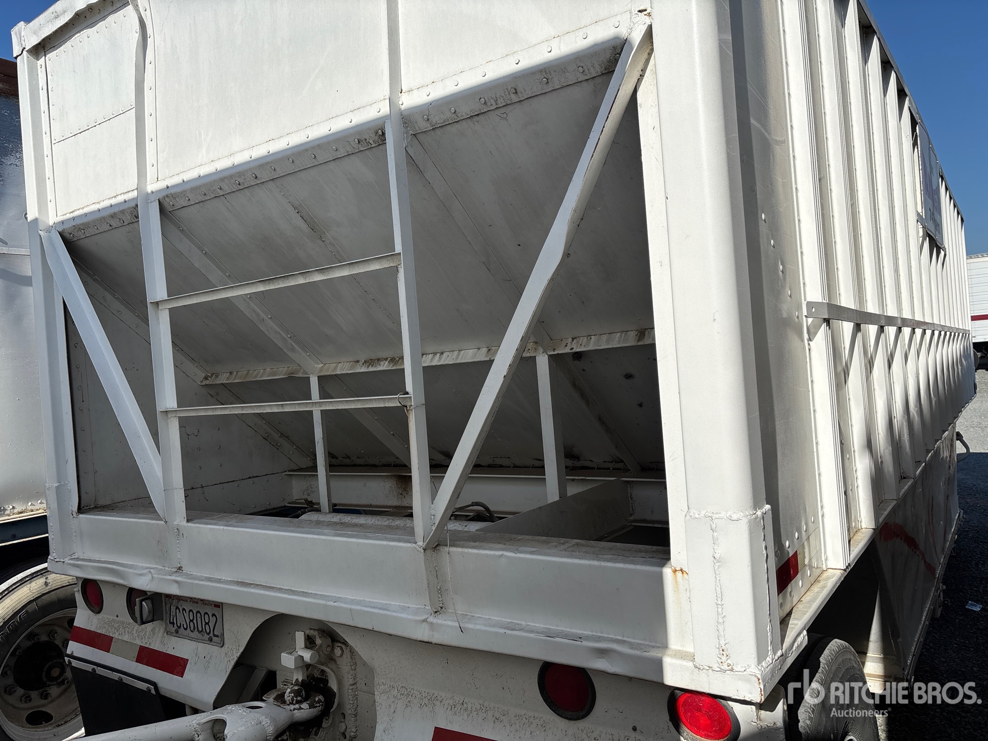 General Appearance with Bild, Ecke hinten rechts