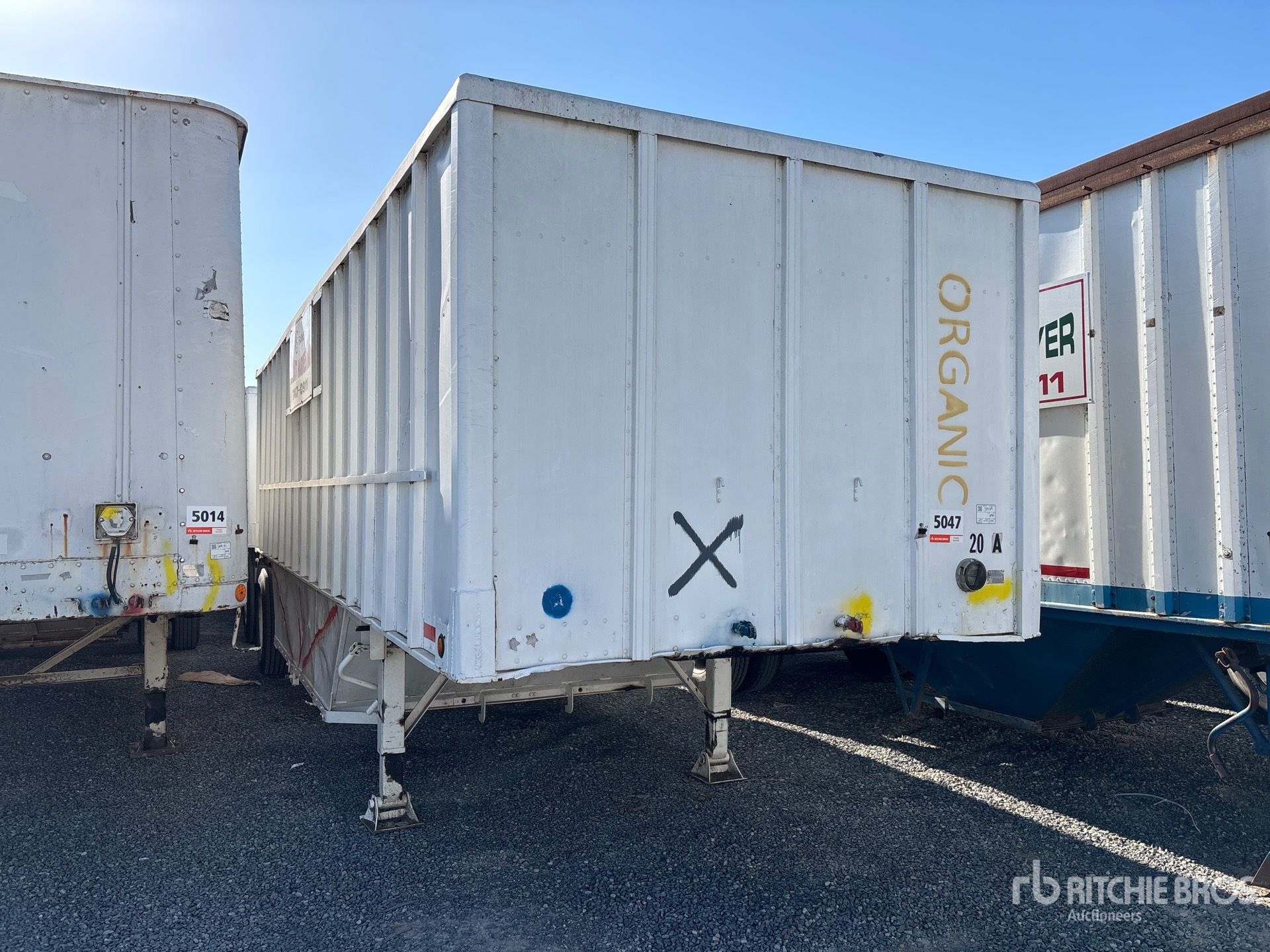 General Appearance with Bild, Ecke vorne rechts