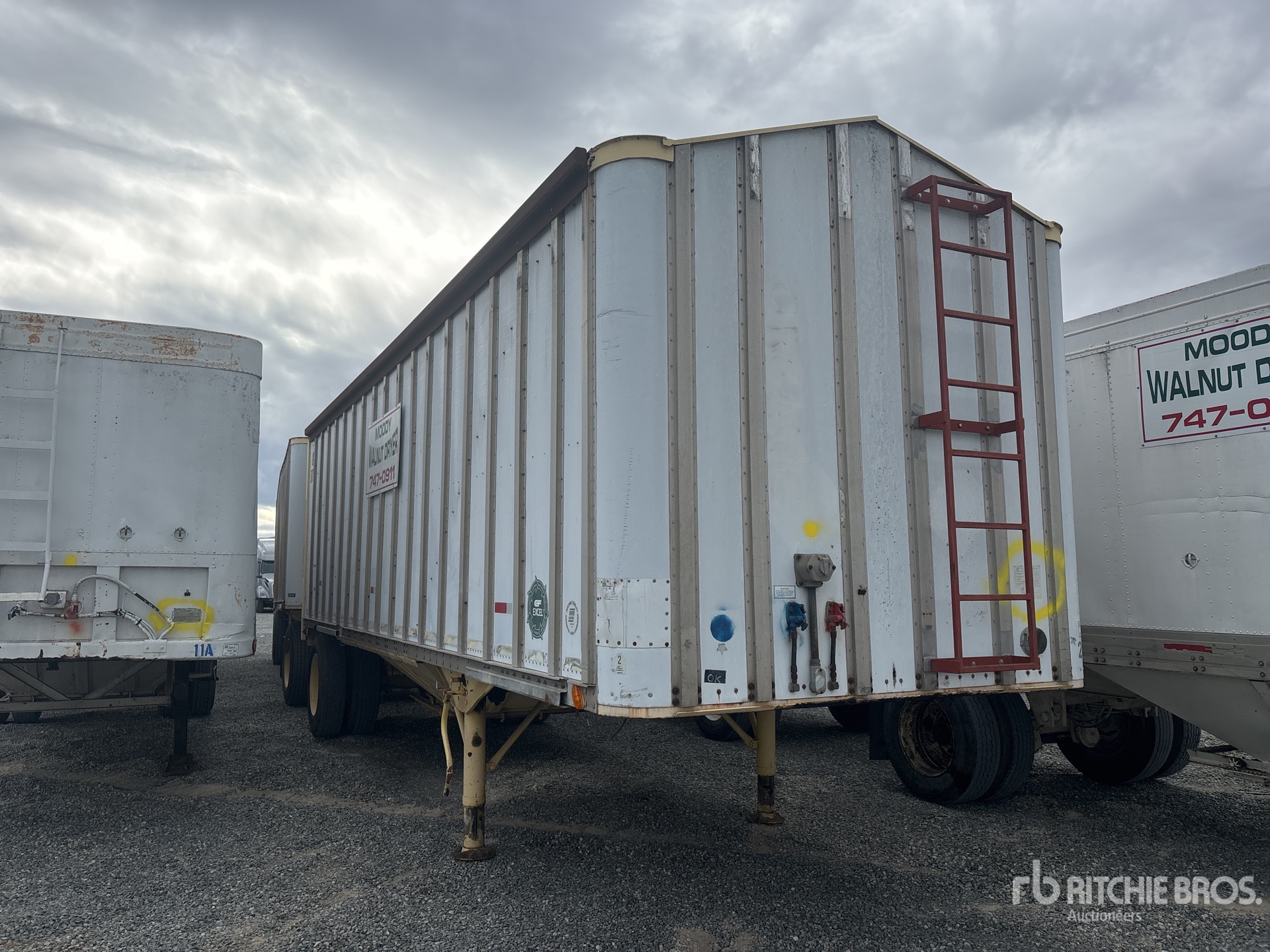 General Appearance with Featured Photo