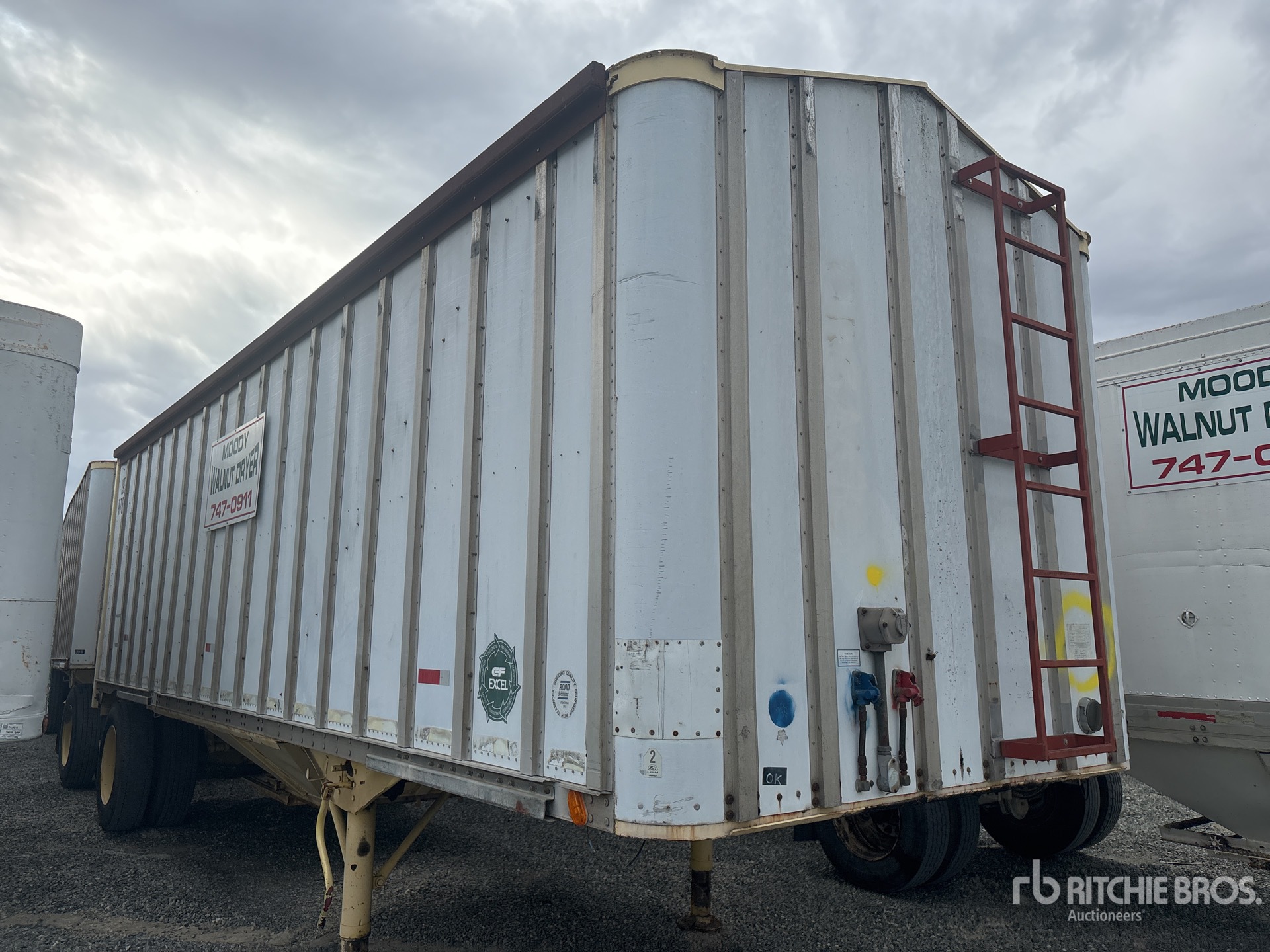 General Appearance with Foto, angolo anteriore destro