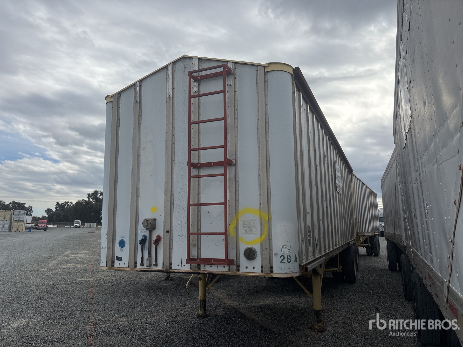 General Appearance with Foto, angolo anteriore sinistro