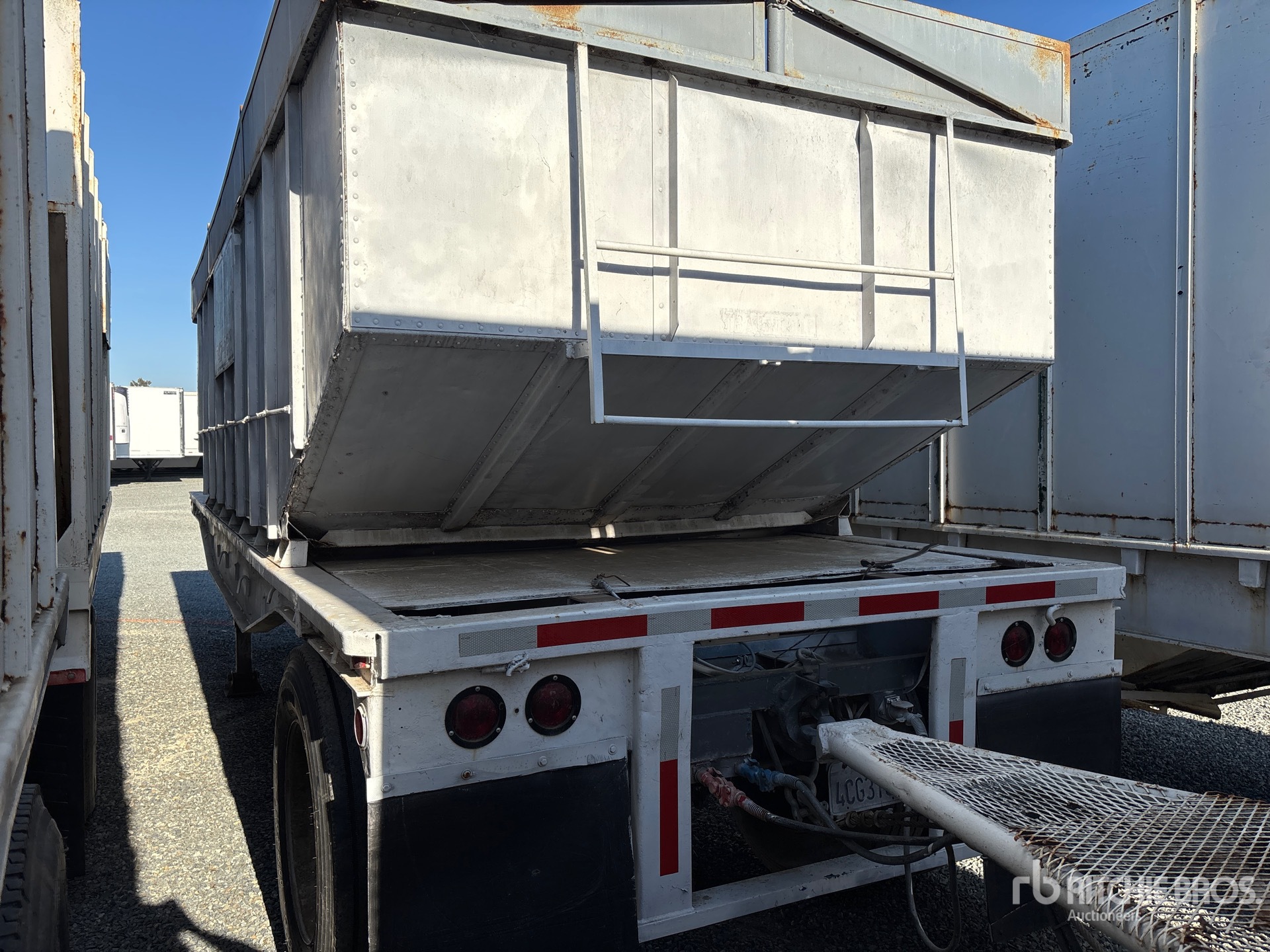 General Appearance with Imagen: esquina trasera izquierda