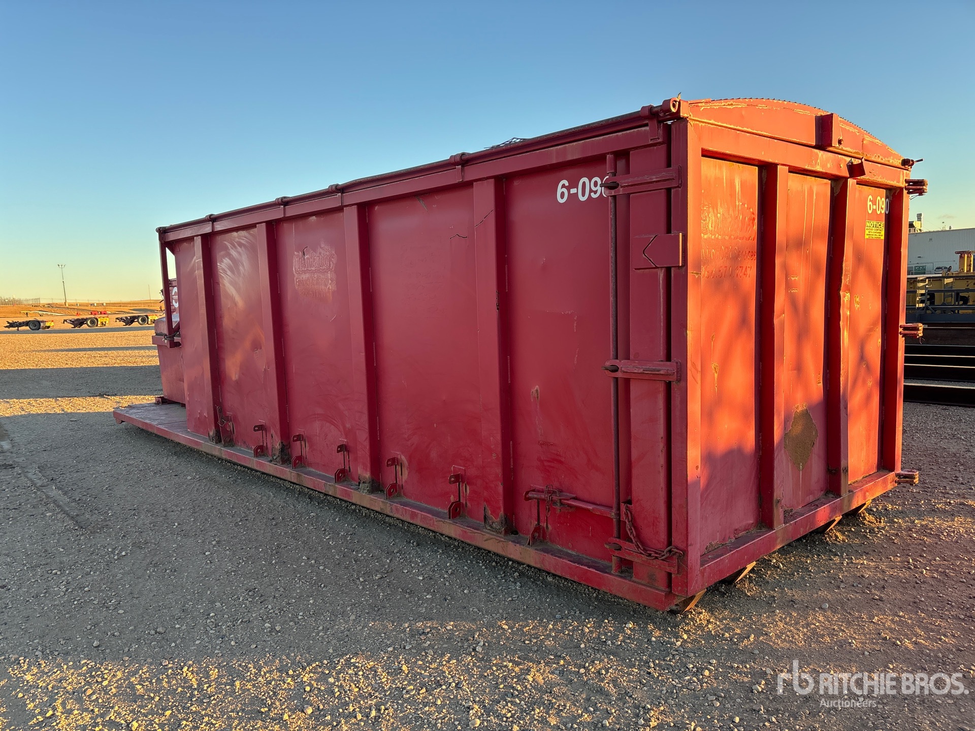 General Appearance with Foto, angolo posteriore sinistro