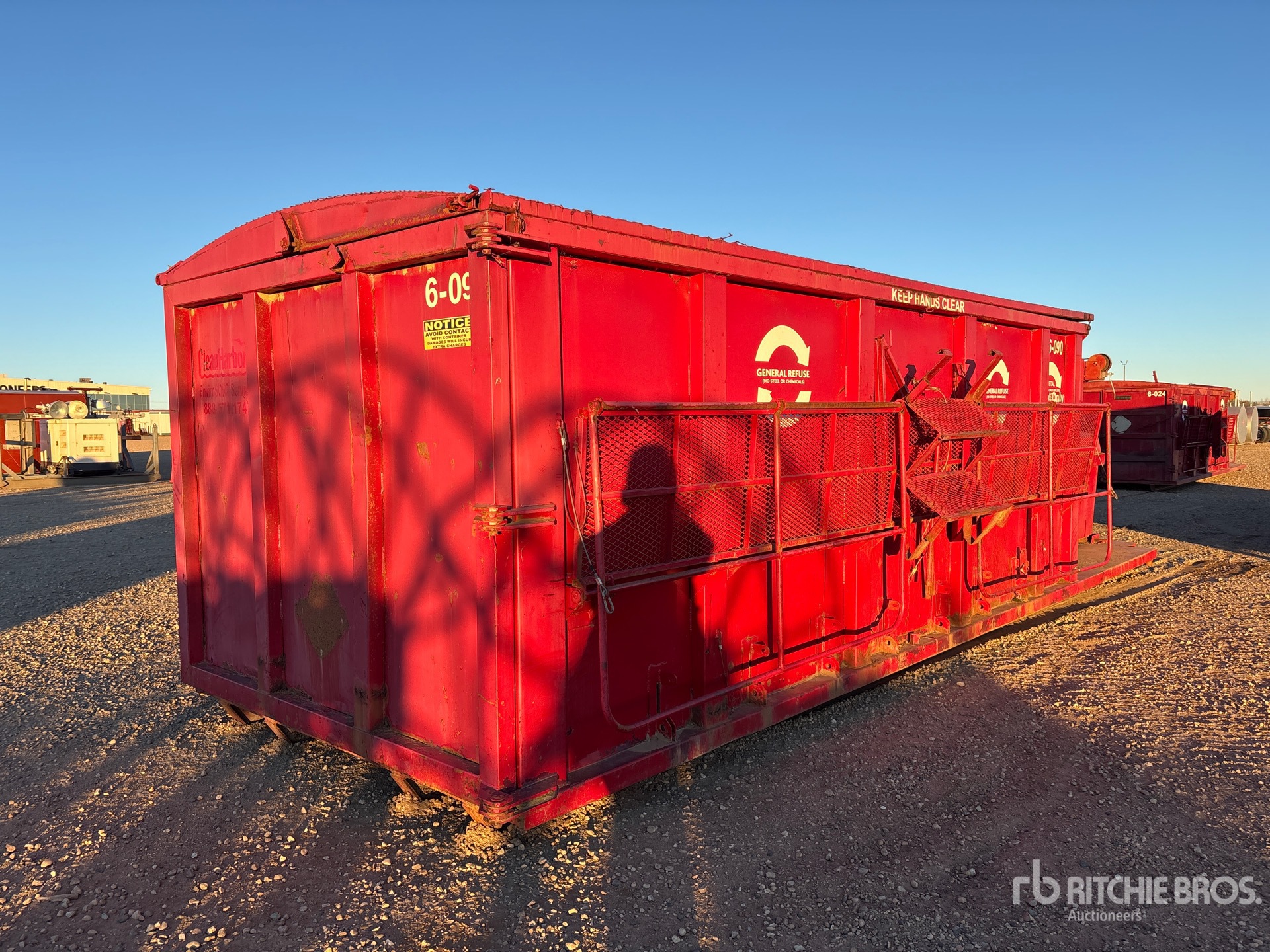 General Appearance with Foto, angolo anteriore sinistro