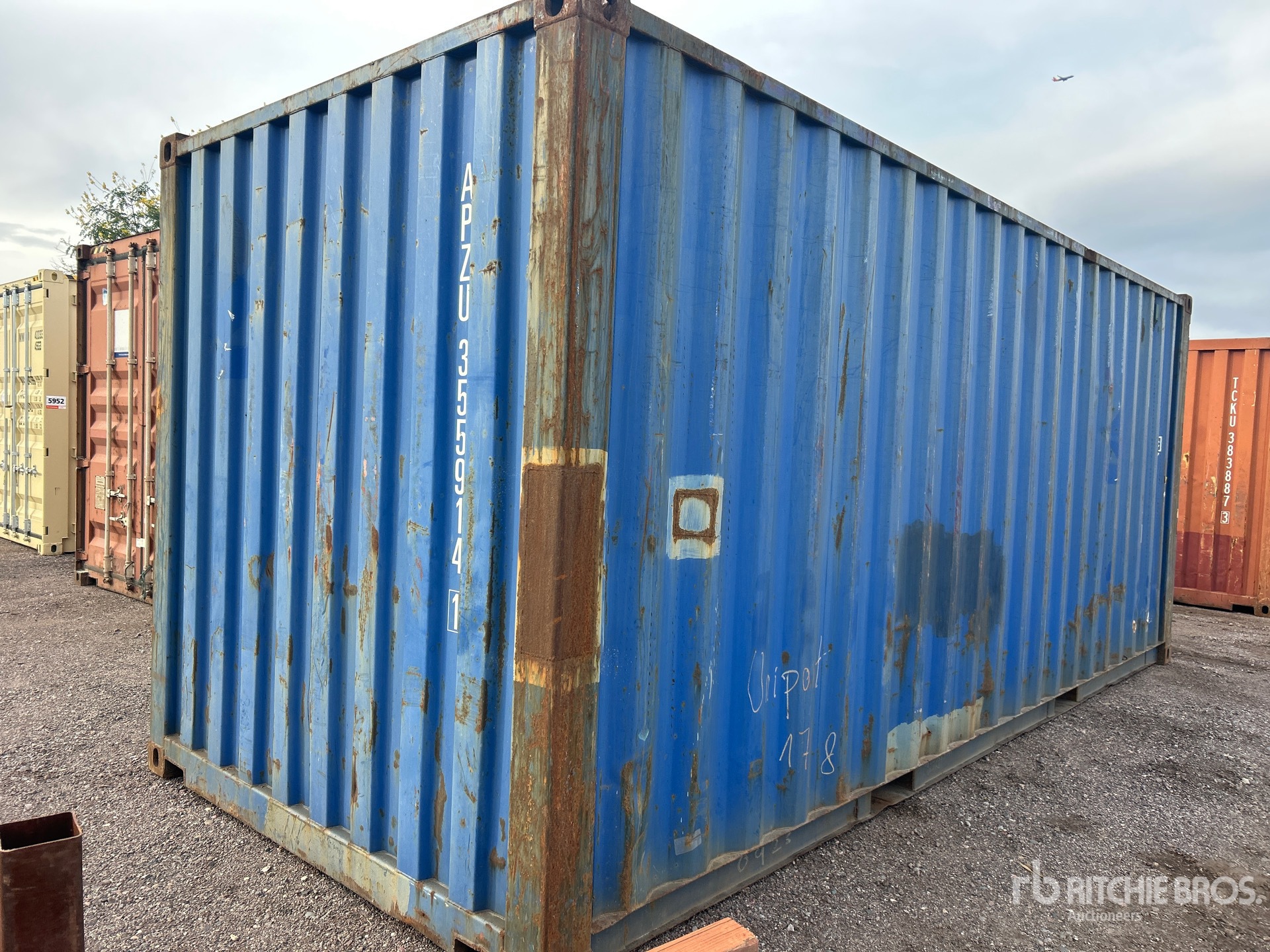 Aspect général with Image, coin arrière droit