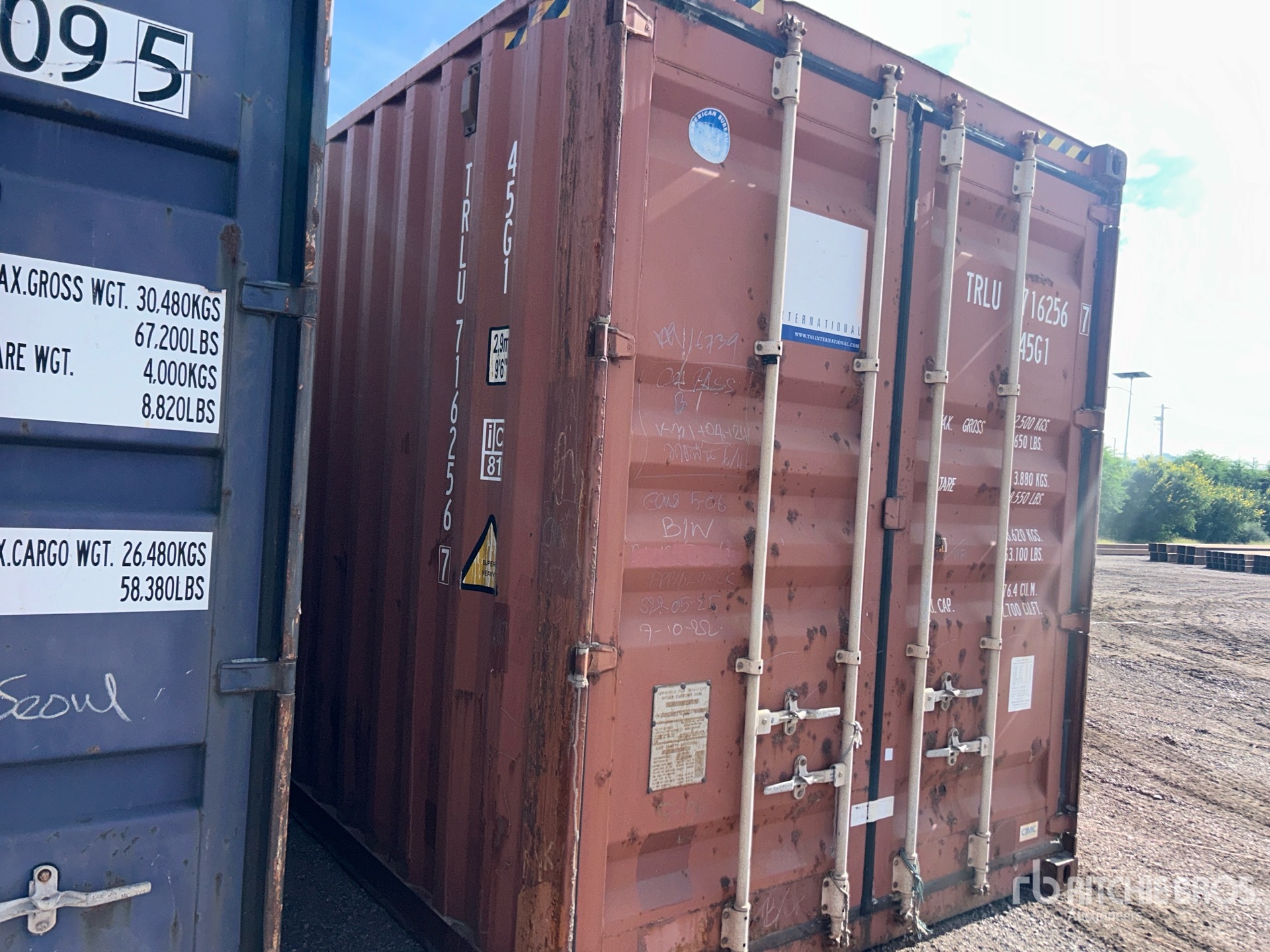 General Appearance with Picture, Right Front Corner