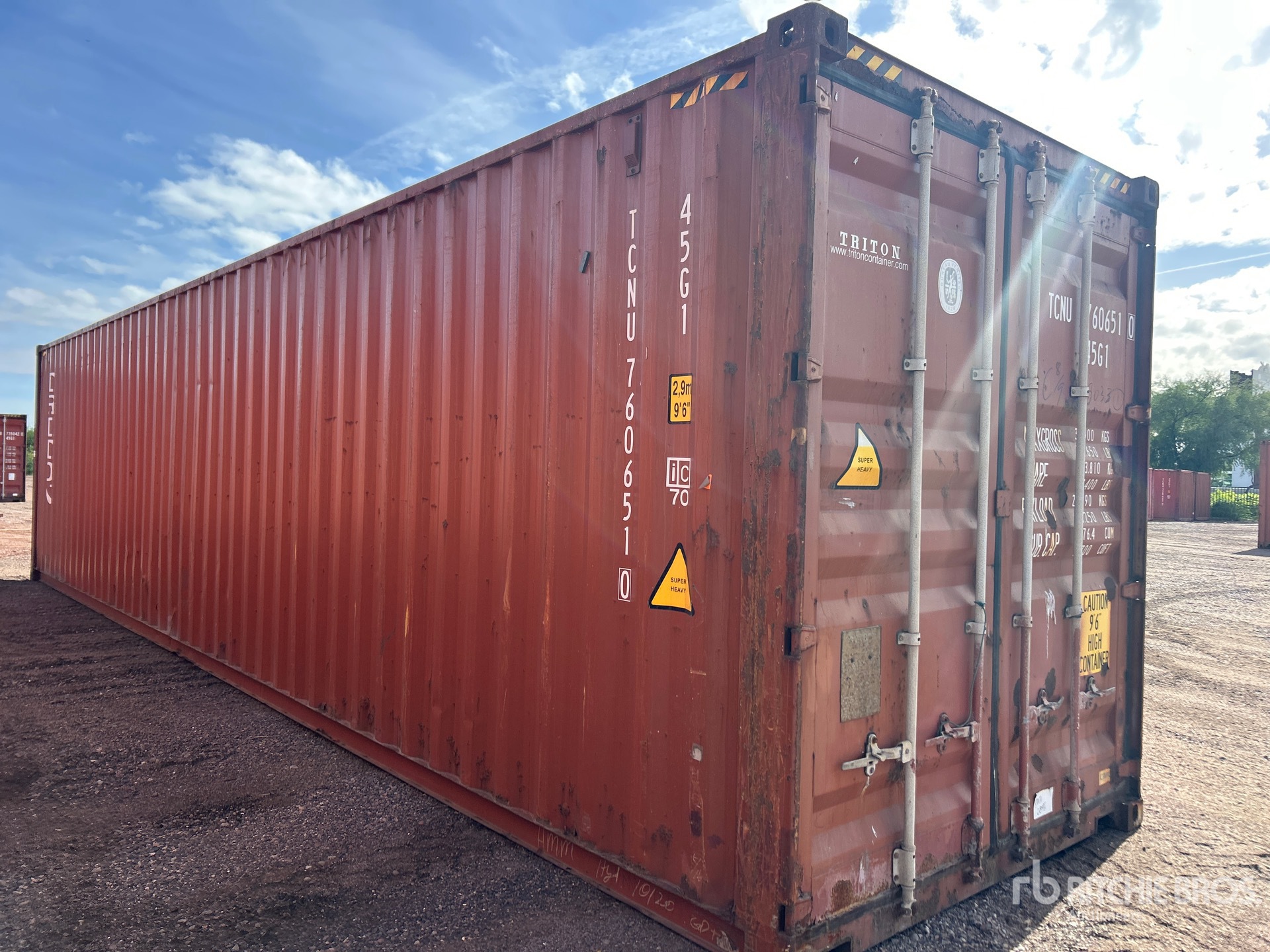 General Appearance with Picture, Right Front Corner