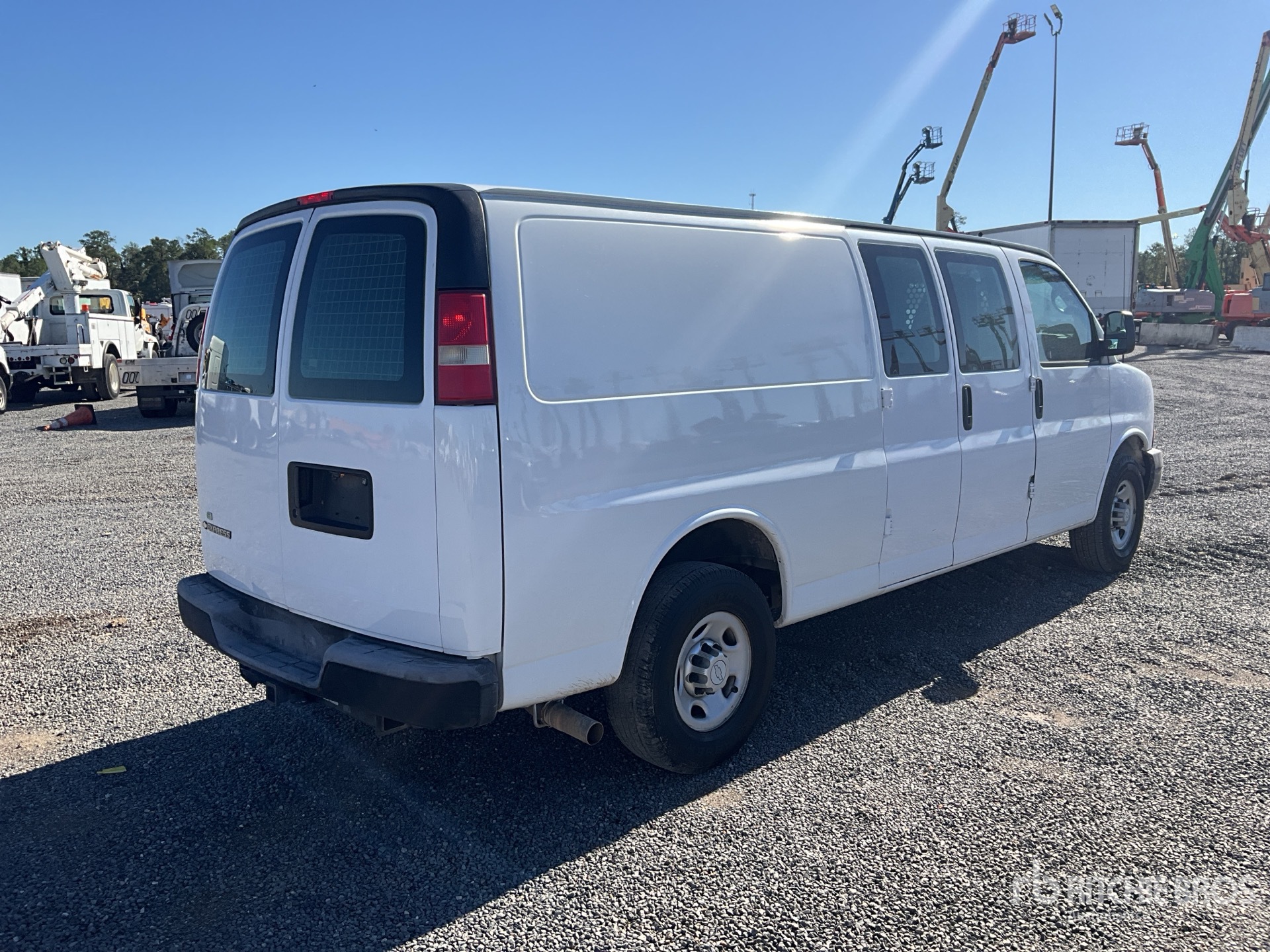 General Appearance with Picture, Right Rear Corner