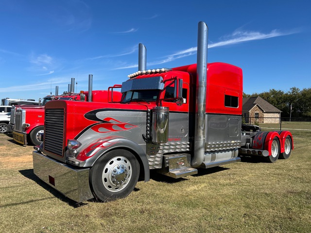 2003 Peterbilt 379 6x4 T/A Sleeper Truck Tractor 2003 Peterbilt 379 6x4 T/A Sleeper Truck Tractor