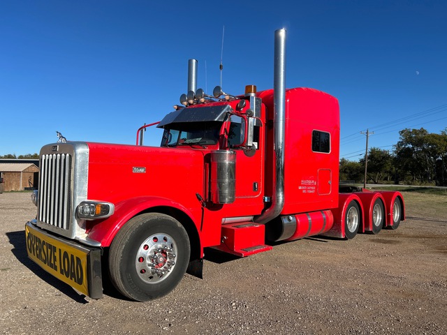 2012 Peterbilt 389 8x4 Tri/A Sleeper Truck Tractor 2012 Peterbilt 389 8x4 Tri/A Sleeper Truck Tractor