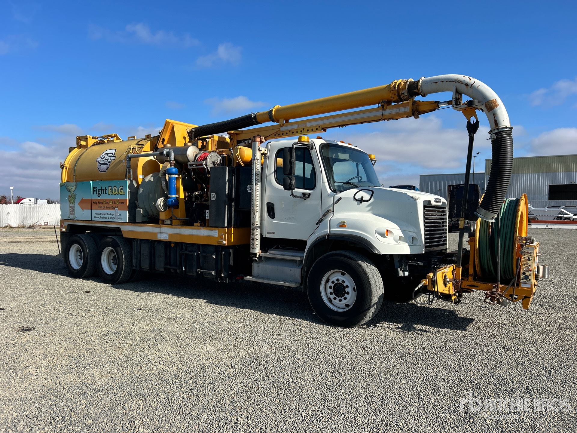Aspect général with Image, coin avant droit