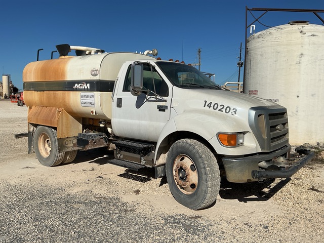 2008 Ford F-750 XLT 4x2 Water Truck