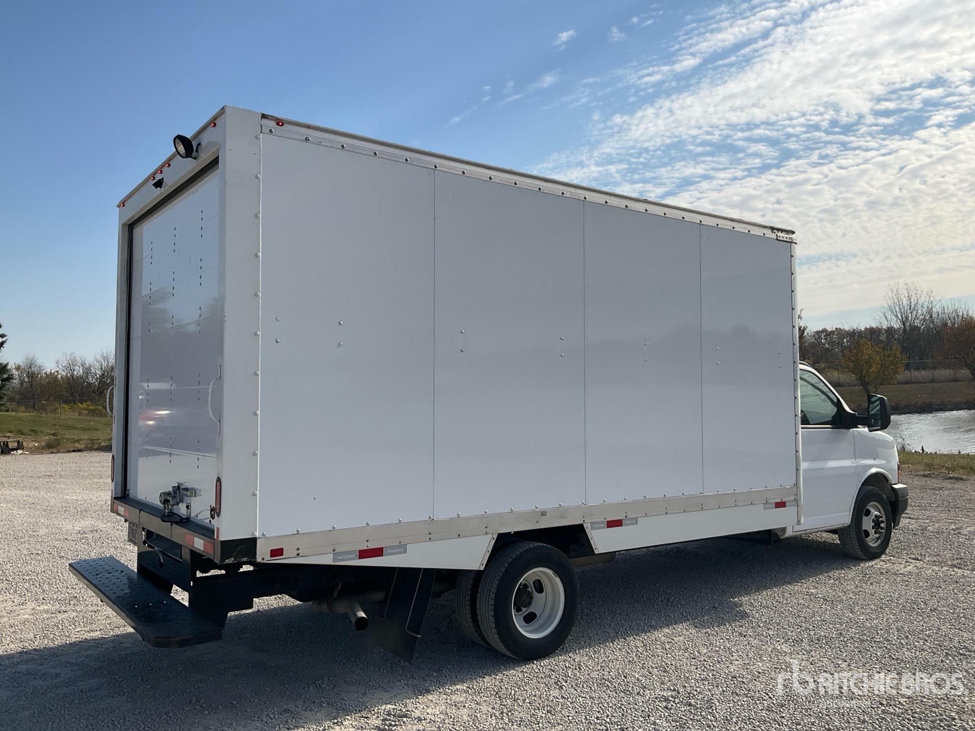 General Appearance with Imagen: esquina trasera derecha