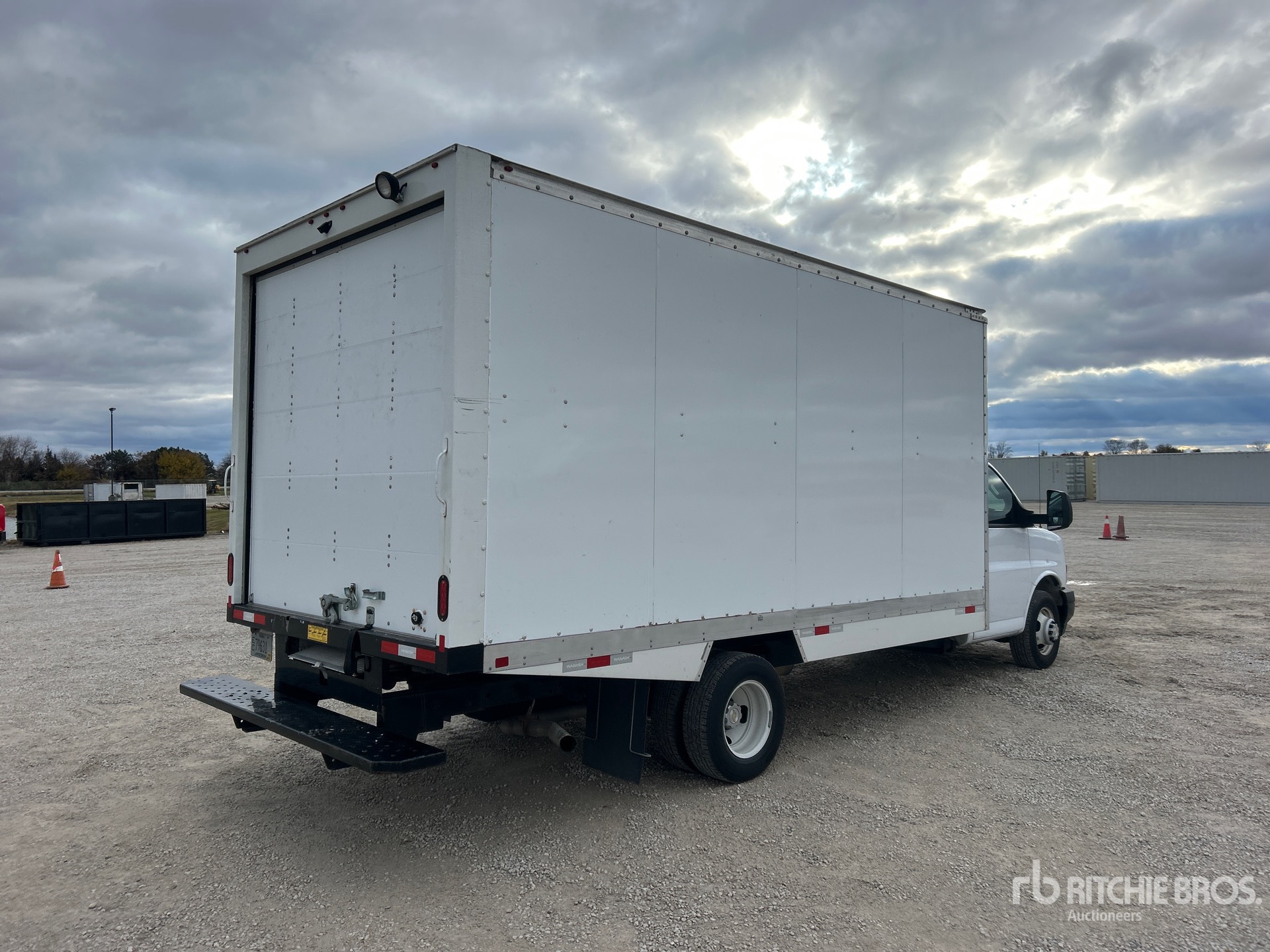 General Appearance with Picture, Right Rear Corner