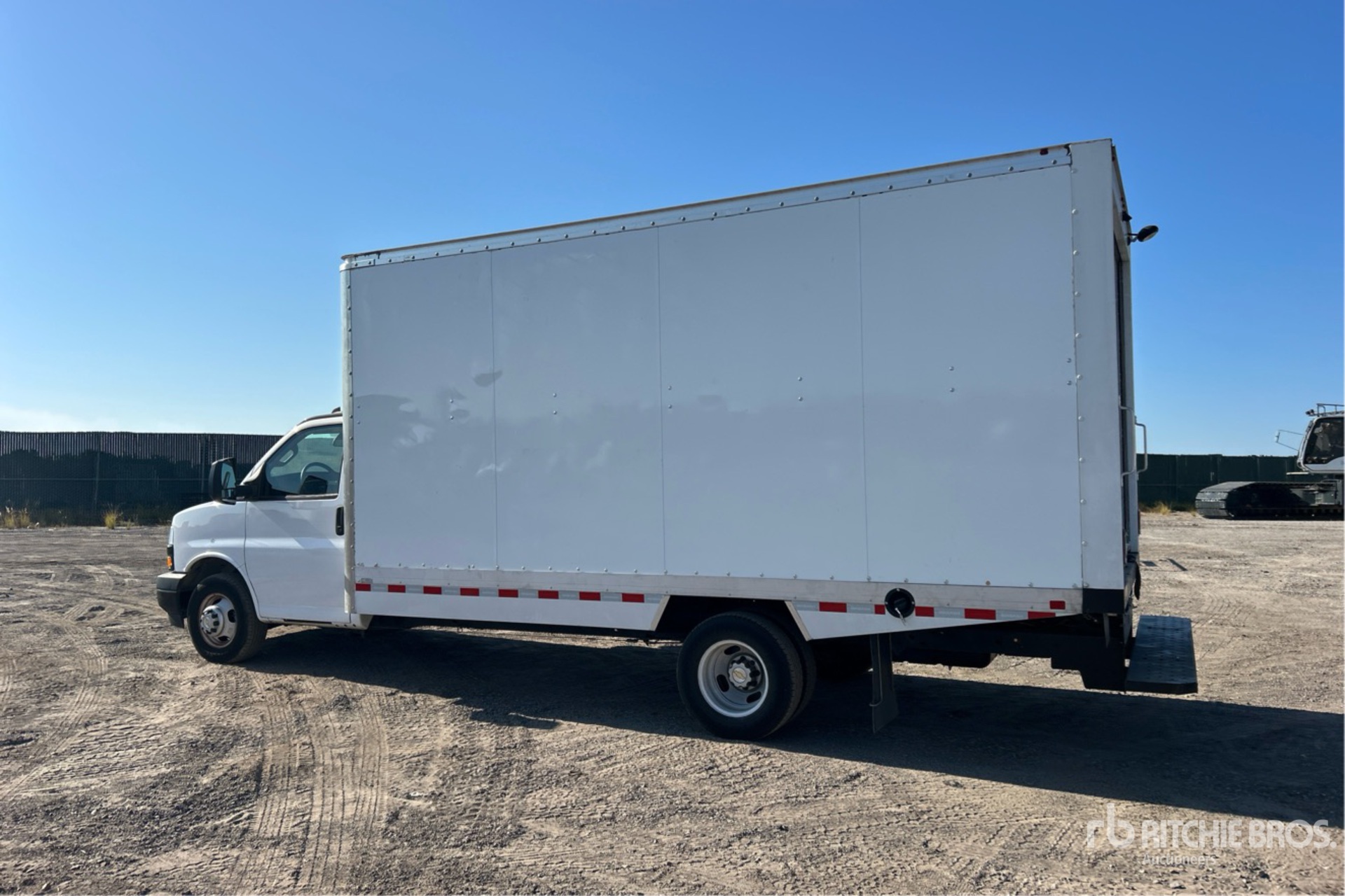 Aspect général with Image, coin arrière gauche