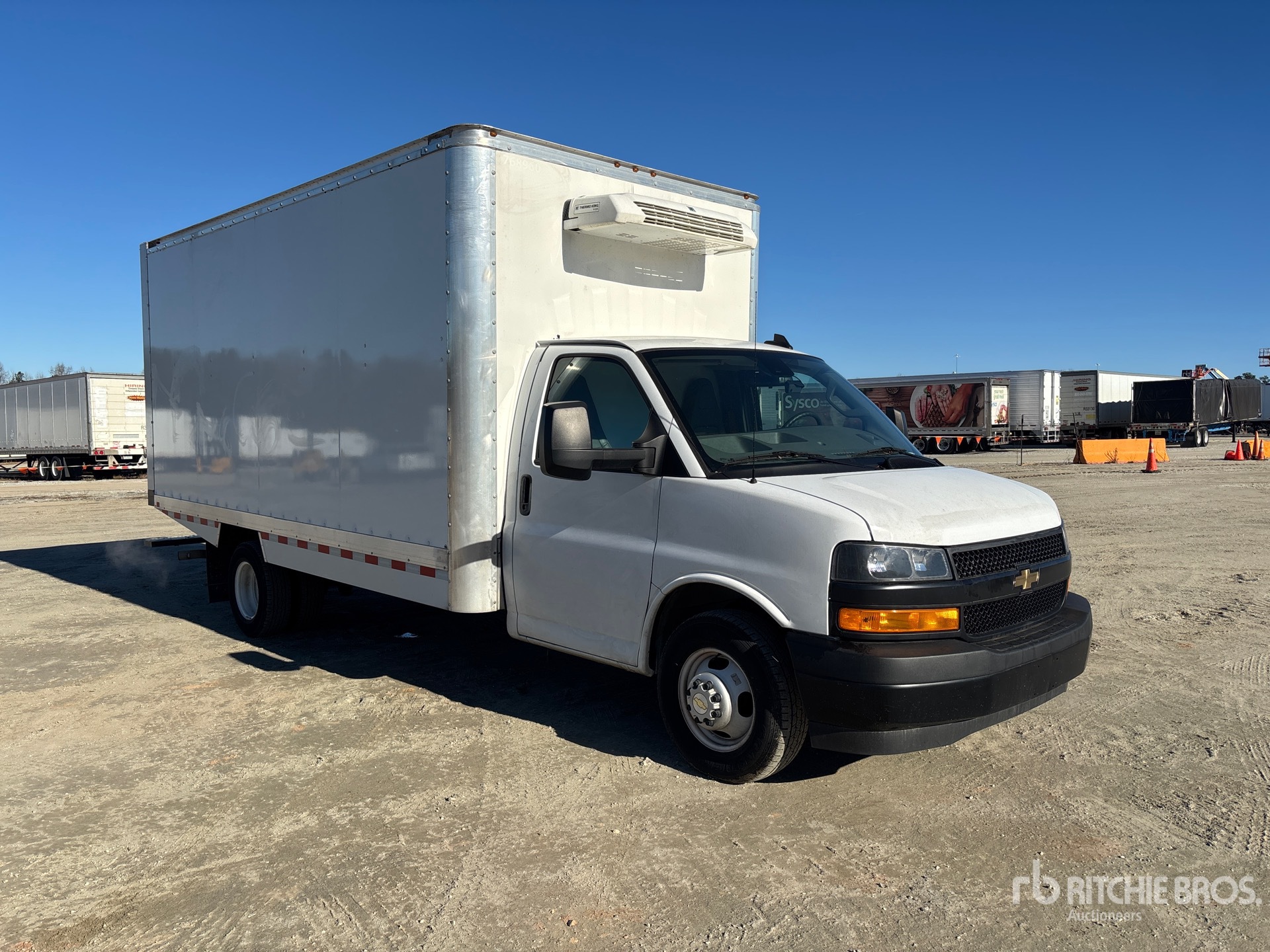 Aspect général with Image, coin avant droit