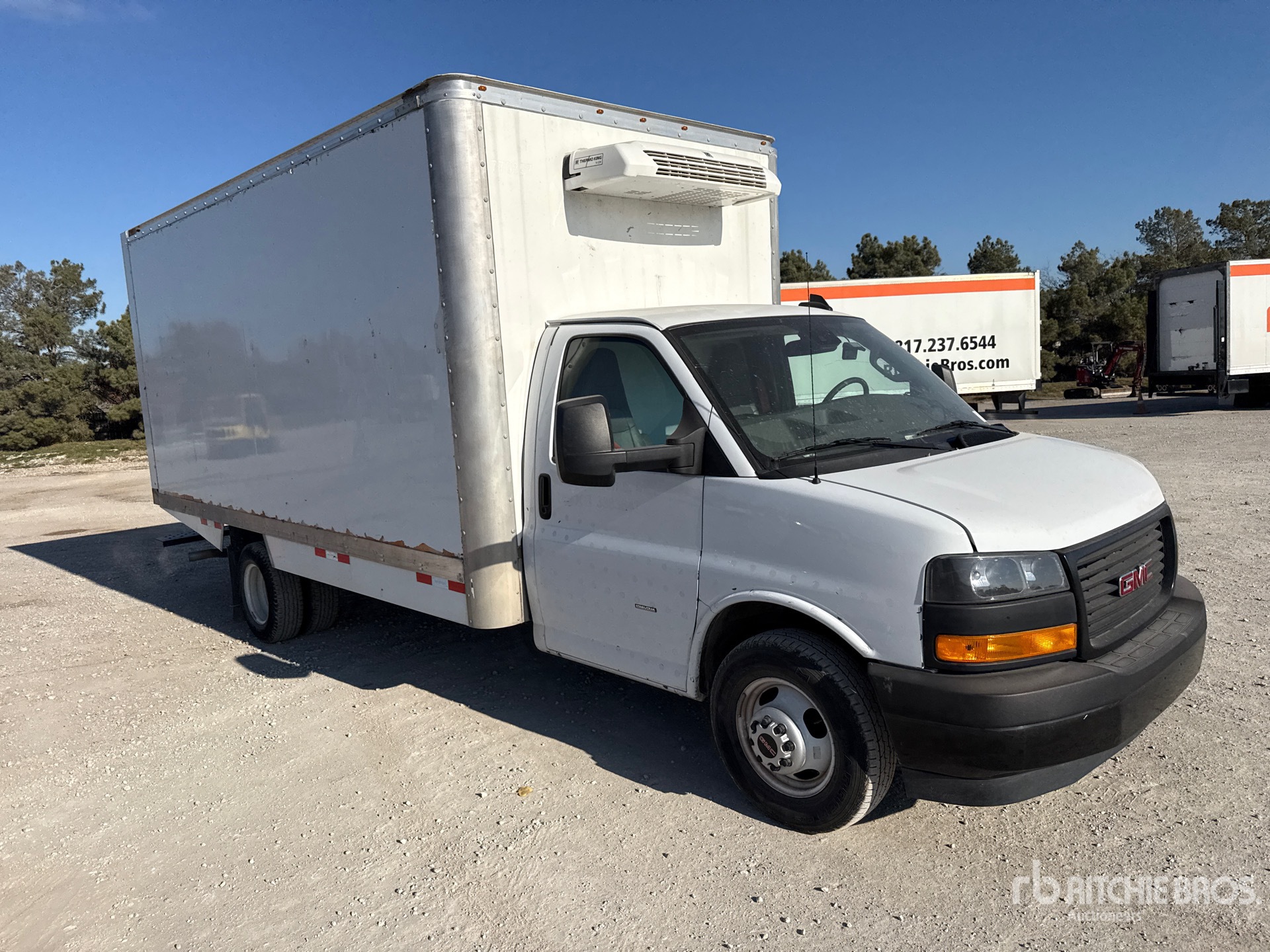 Aspect général with Image, coin avant droit