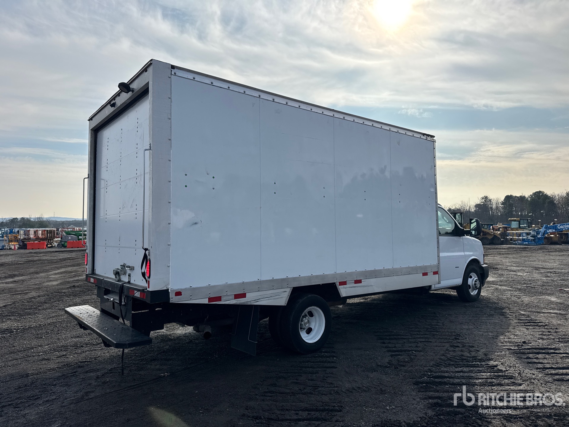 General Appearance with Bild, Ecke hinten rechts