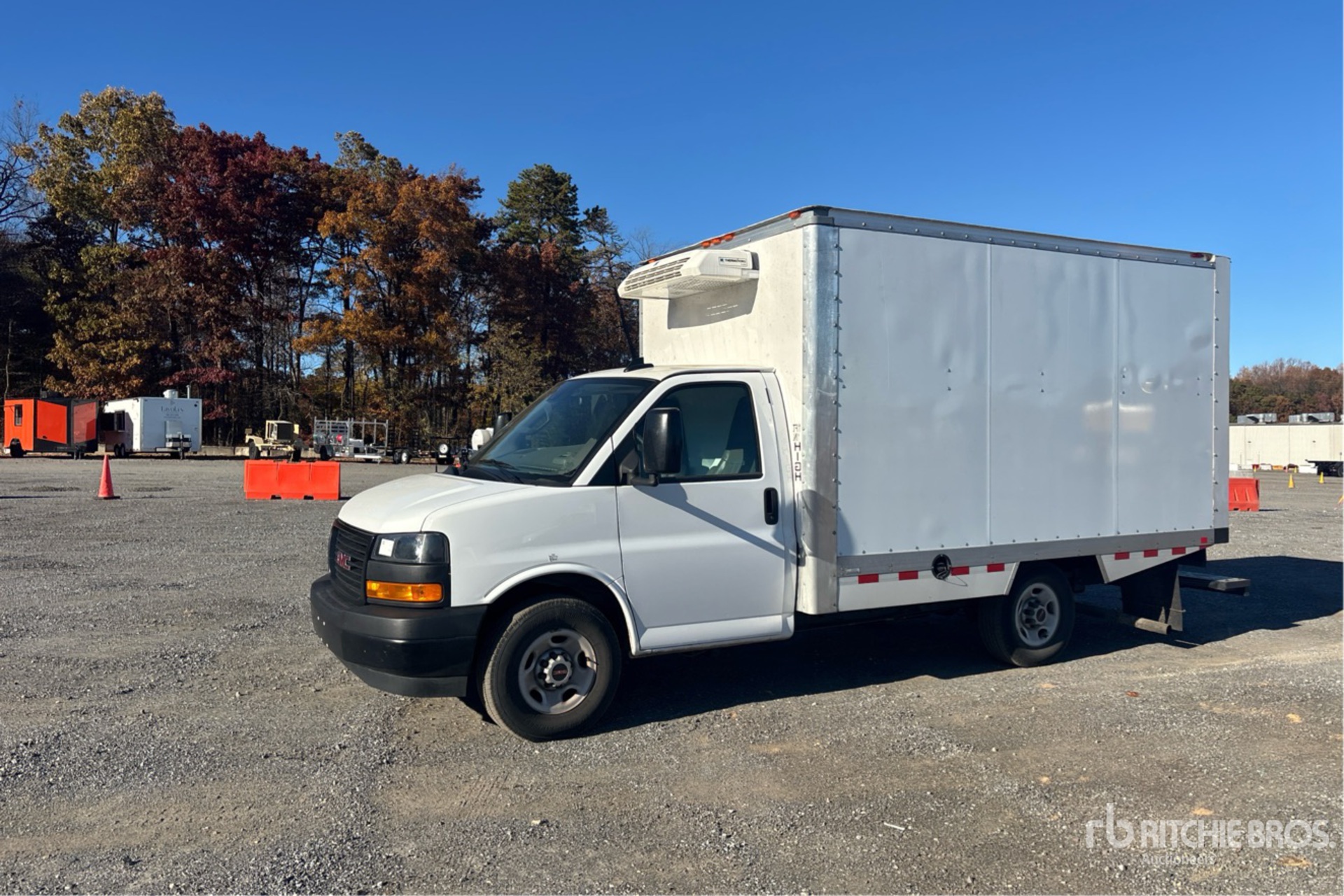 General Appearance with Foto, angolo anteriore sinistro